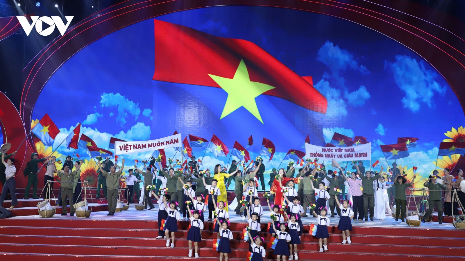 Đà Nẵng kỷ niệm 95 năm thành lập Đảng bộ và 50 năm ngày giải phóng