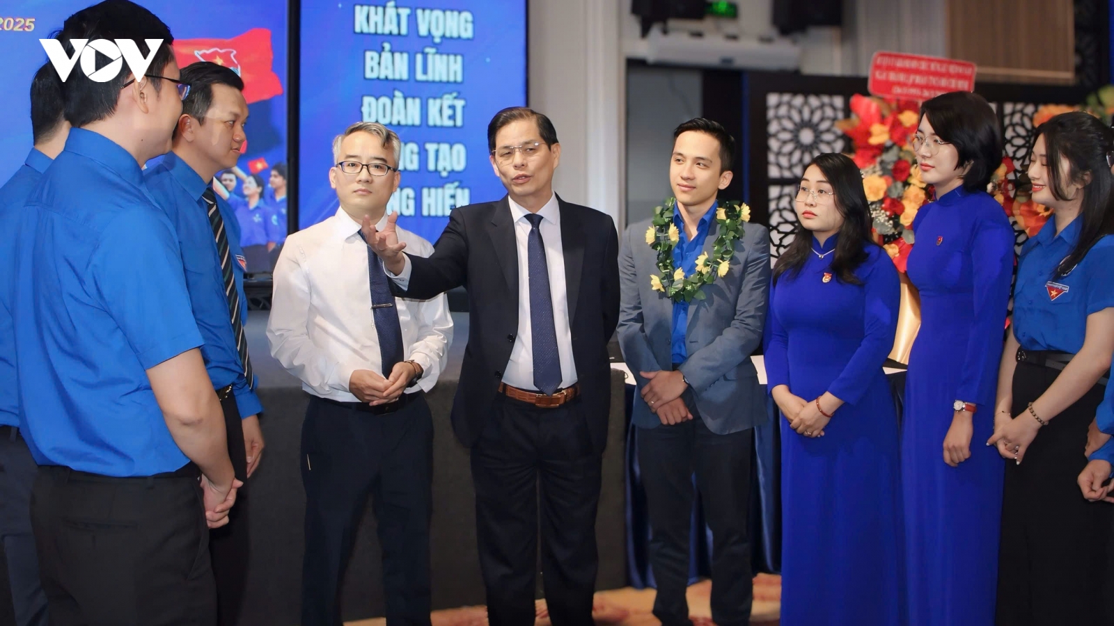 Khánh Hòa đề nghị "giữ chân" cán bộ trẻ được đào tạo bài bản khi sắp xếp