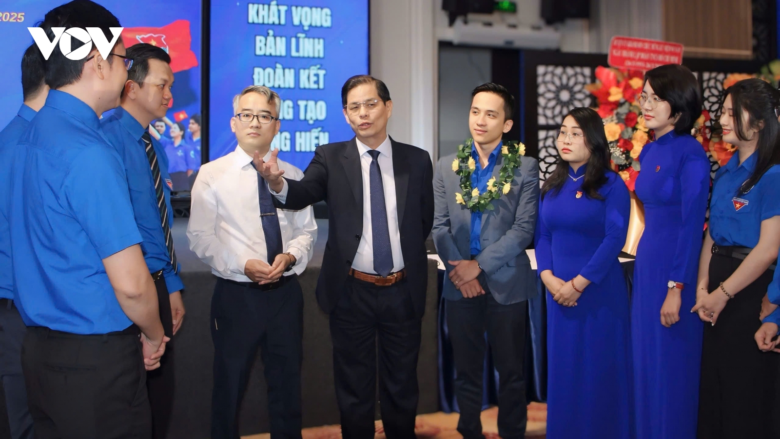 Khánh Hòa đề nghị "giữ chân" cán bộ trẻ được đào tạo bài bản khi sắp xếp