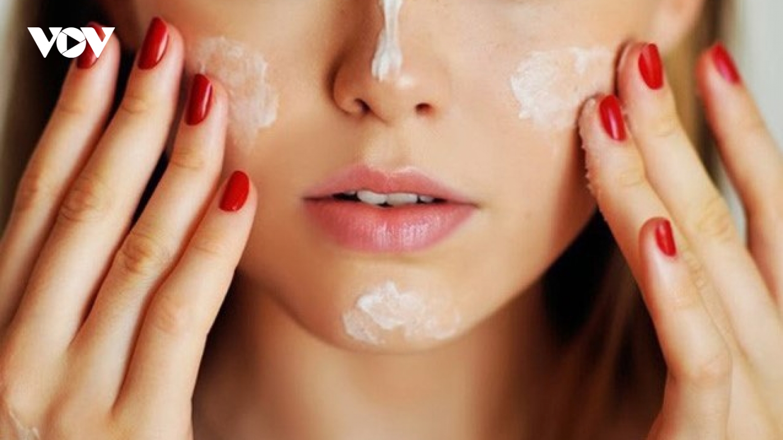 4 điều cần tránh khi bôi kem chống nắng kẻo hại đến da