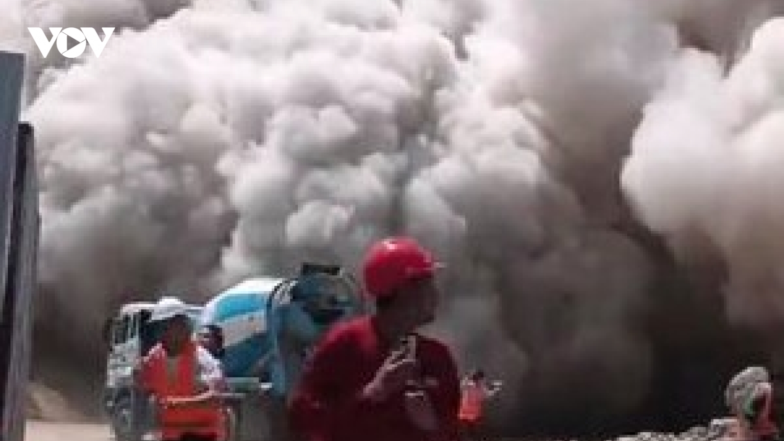 Kinh hoàng cảnh tượng tòa nhà cao tầng đổ sập ở Thái Lan do động đất ở Myanmar