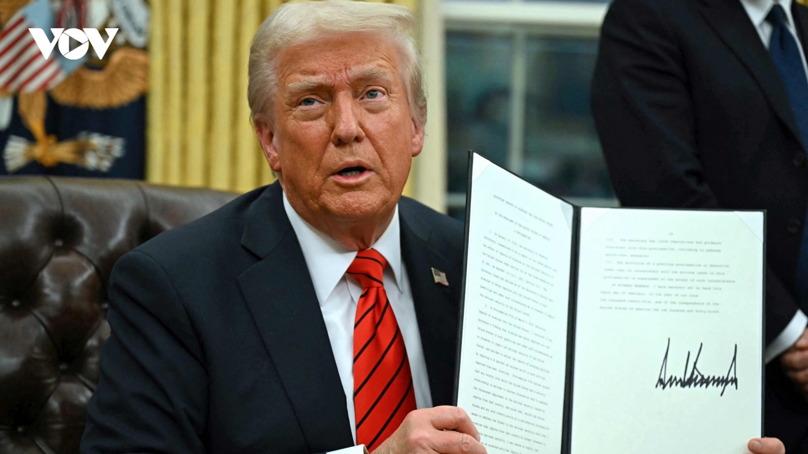 “Con dao hai lưỡi” từ chính sách thuế quan gây tranh cãi của ông Trump
