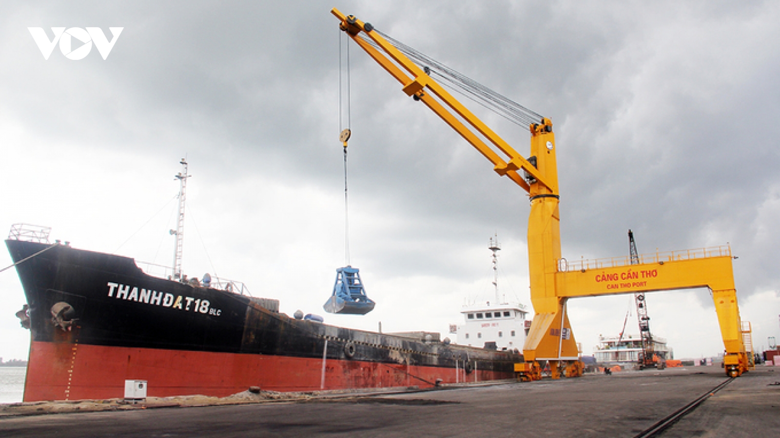 Thúc đẩy cải cách thể chế kinh tế trong bối cảnh mới, khơi thông động lực