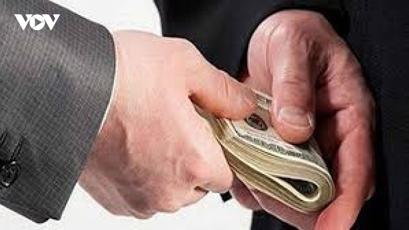 Doanh nghiệp đưa hối lộ tăng lên đáng kể