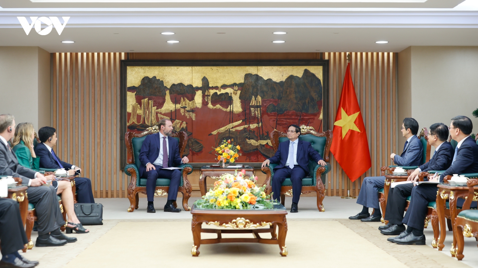 Thủ tướng tiếp lãnh đạo các tập đoàn lớn trong lĩnh vực năng lượng, đầu tư tài chính