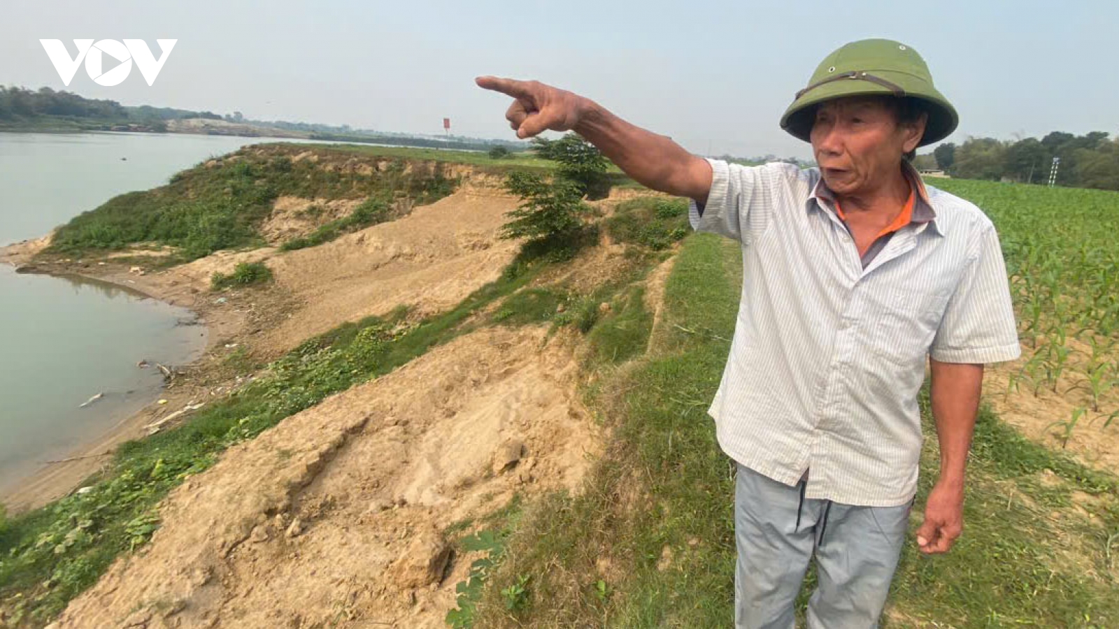 Kè bờ sông Mã hơn 82 tỷ đồng có nguy cơ “trôi sông” vì hút cát