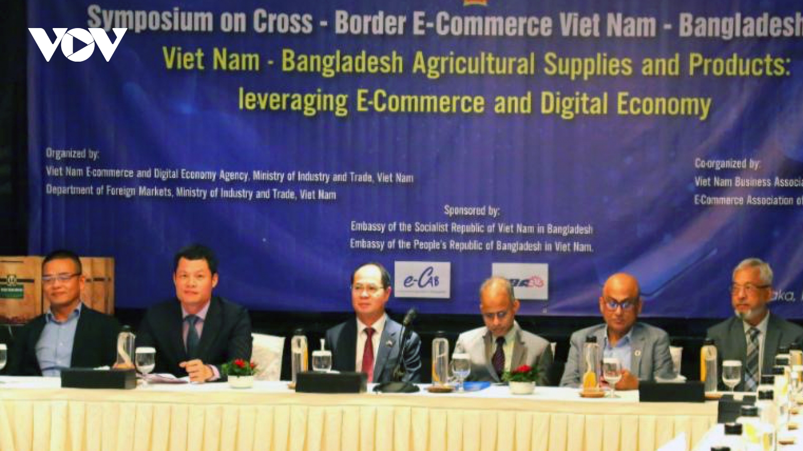 Tìm cơ hội kết nối thương mại điện tử giữa Việt Nam và Bangladesh