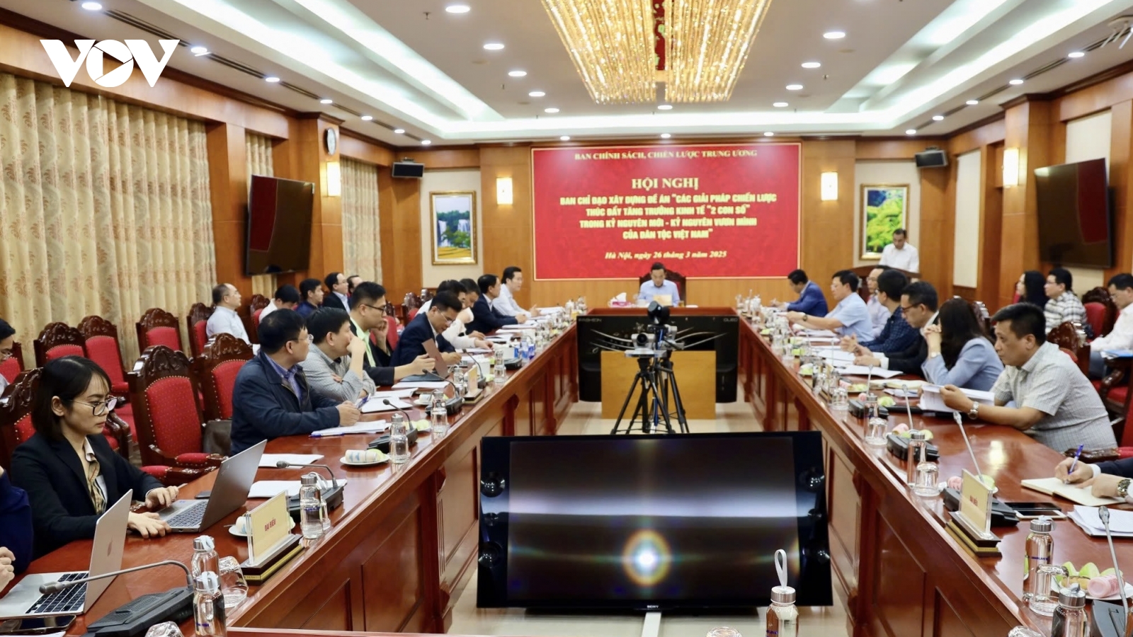 Các giải pháp chiến lược thúc đẩy tăng trưởng kinh tế "2 con số"