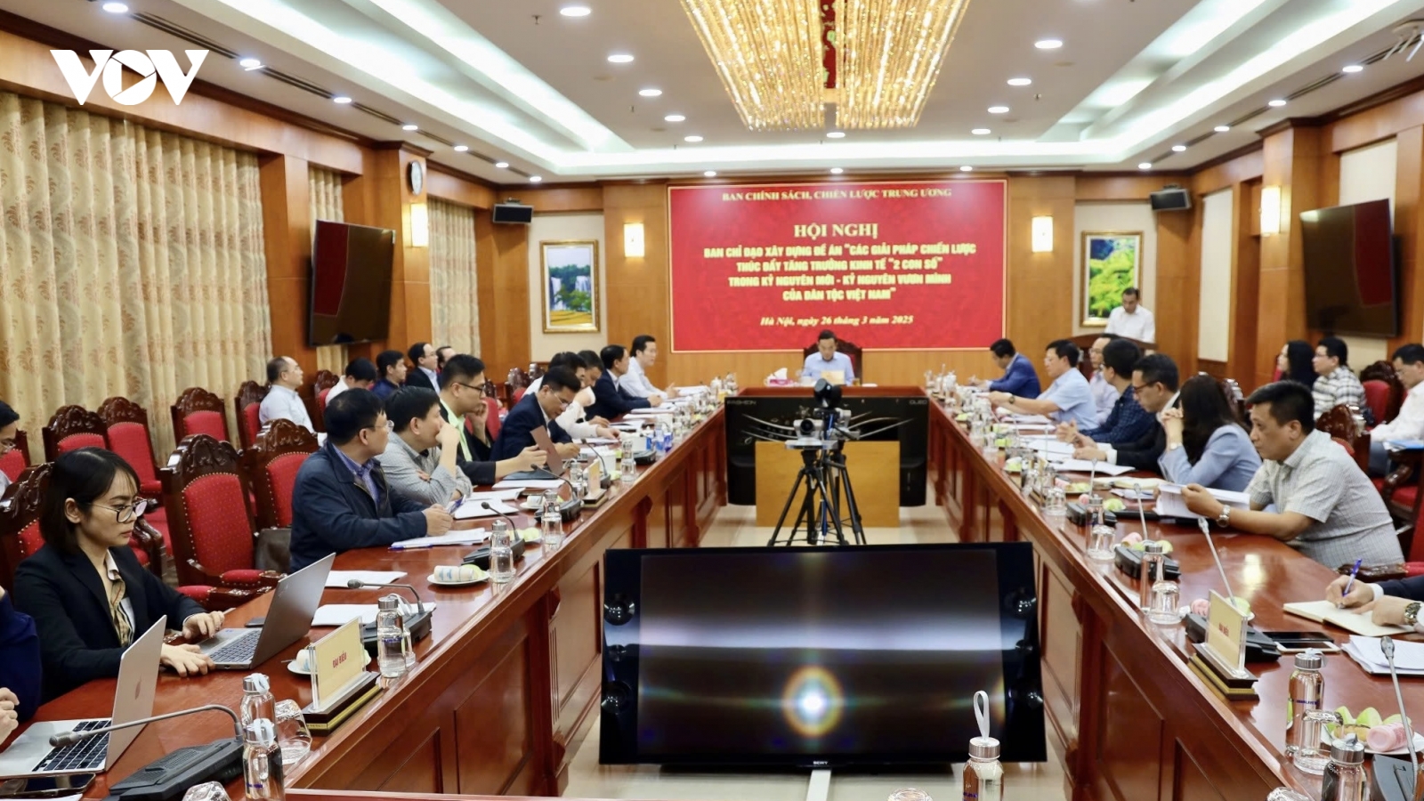 Các giải pháp chiến lược thúc đẩy tăng trưởng kinh tế "2 con số"