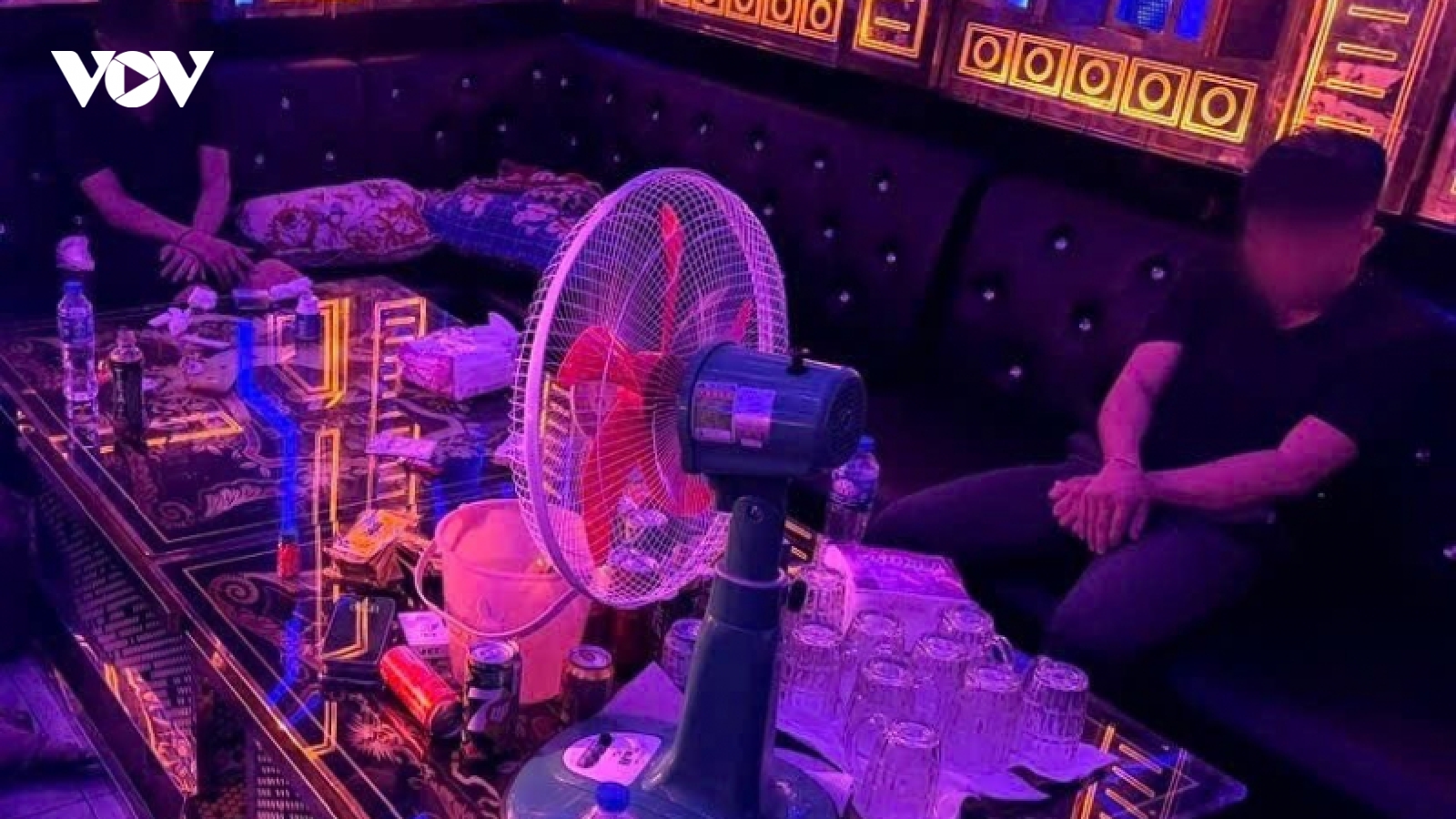 Chủ quán karaoke “bật đèn xanh” cho nhân viên bán ma túy để thu hút khách