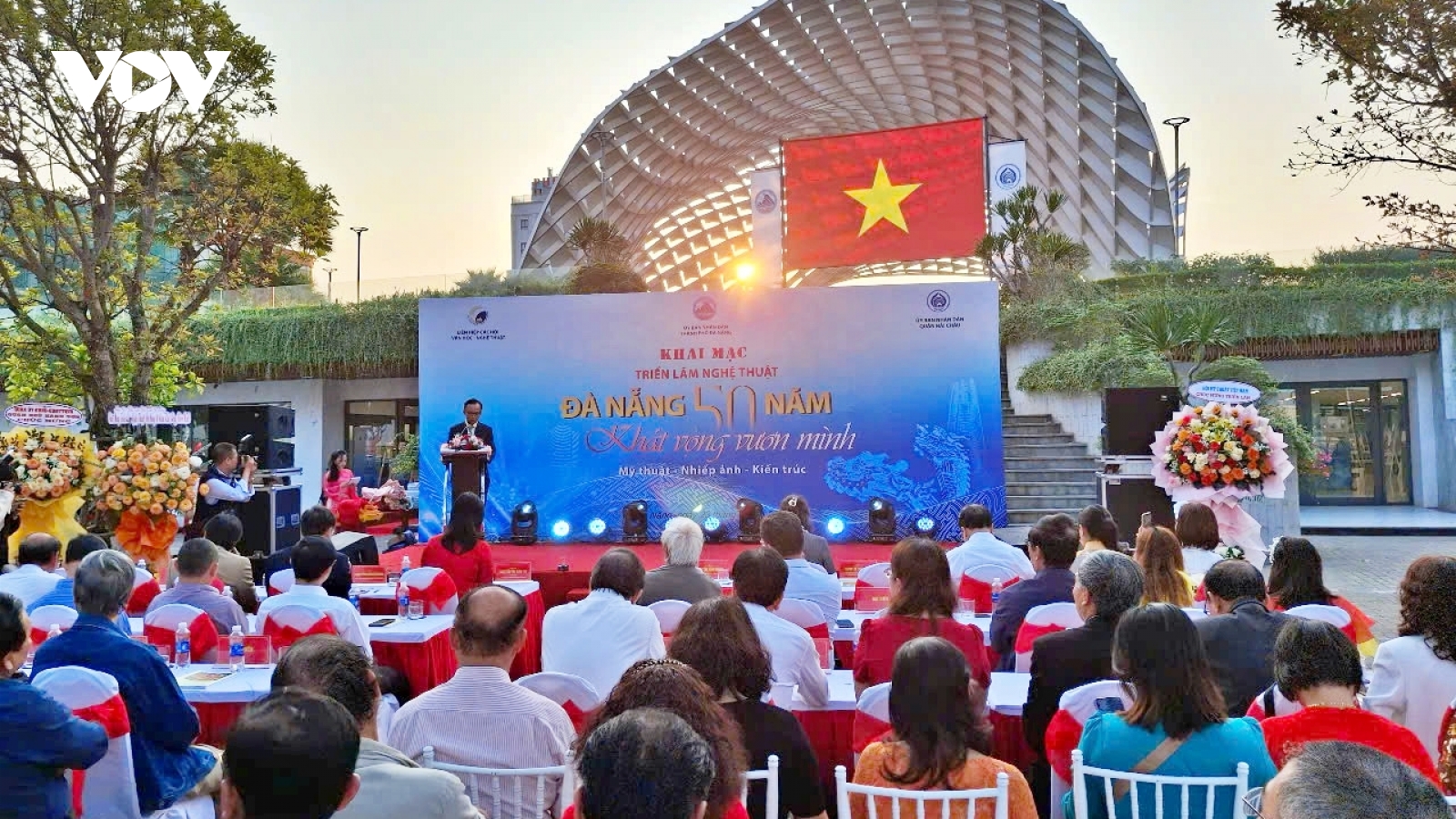 Triển lãm “Đà Nẵng 50 năm - Khát vọng vươn mình”