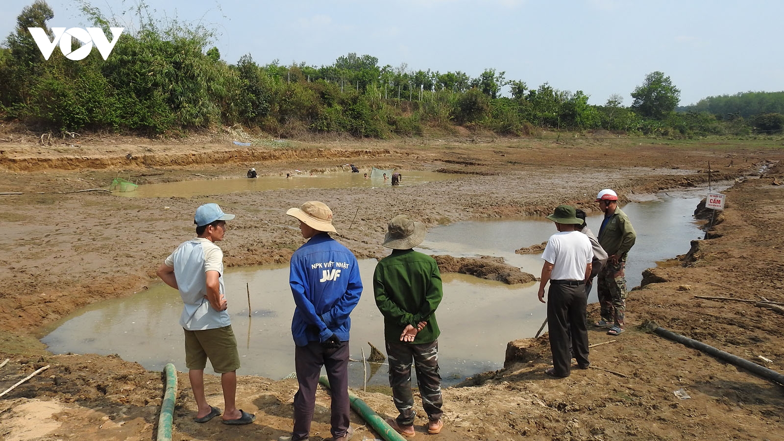 Kon Tum vào cao điểm mùa khô, nước tưới cho cây trồng bắt đầu khan hiếm