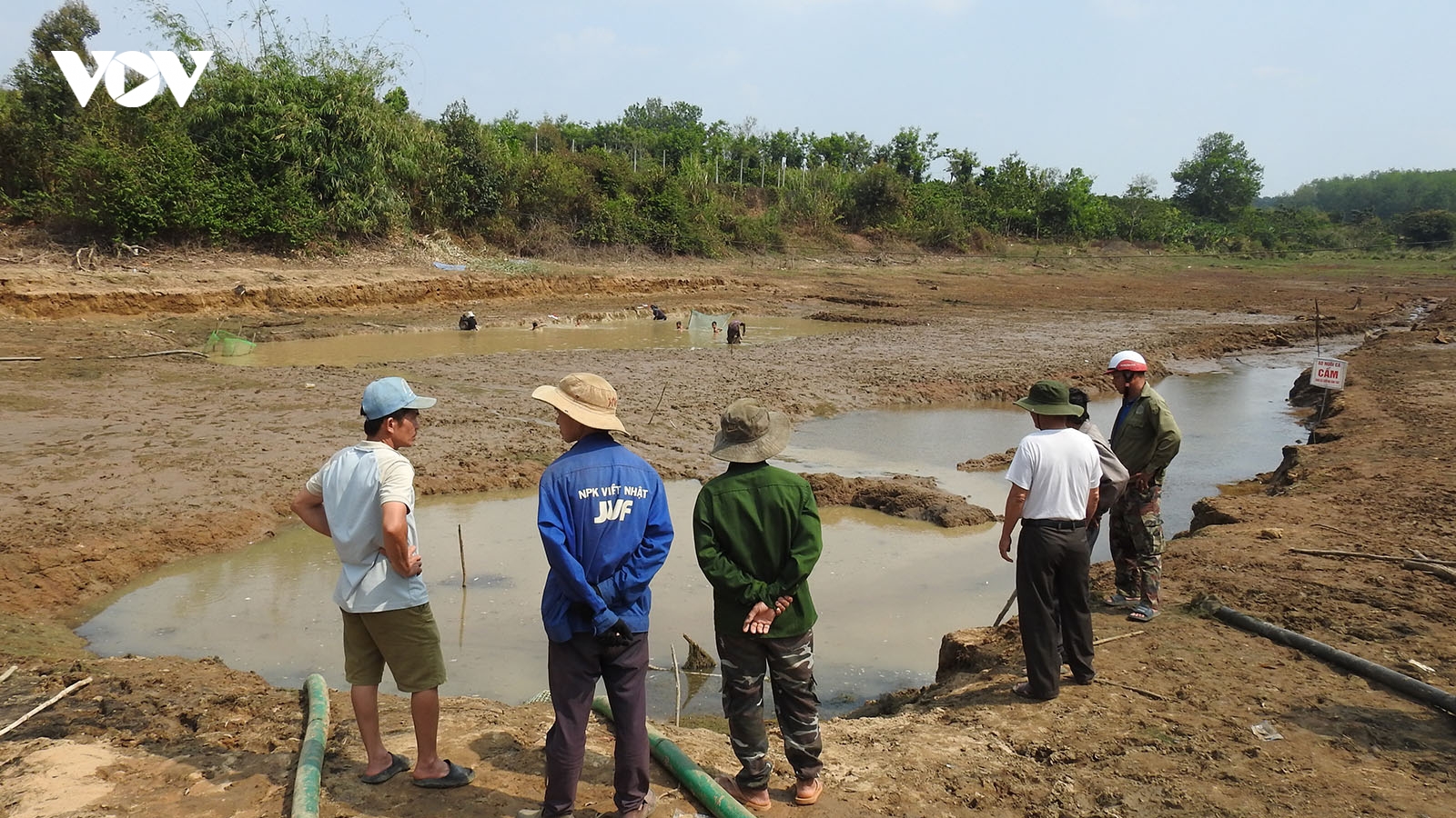 Kon Tum vào cao điểm mùa khô, nước tưới cho cây trồng bắt đầu khan hiếm
