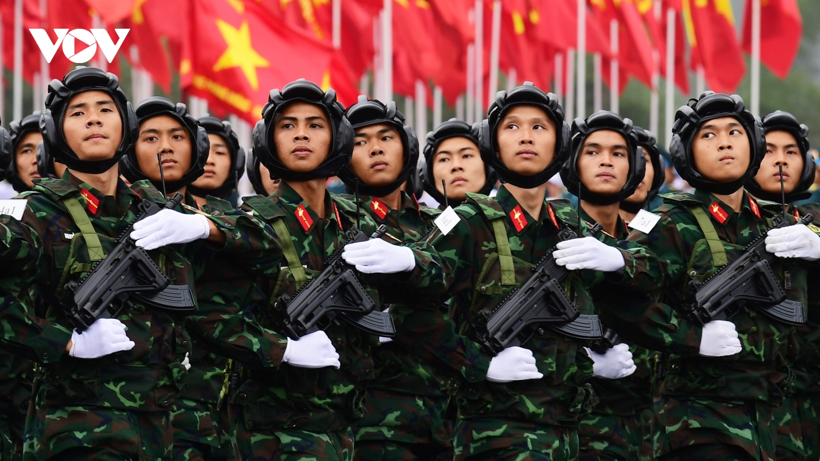 Cận cảnh vũ khí, trang bị của khối diễu binh kỷ niệm 50 năm giải phóng miền Nam