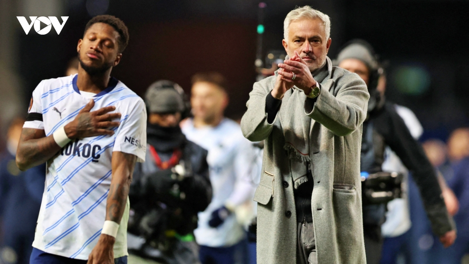 Cựu cầu thủ MU khiến HLV Mourinho khóc hận ở Europa League