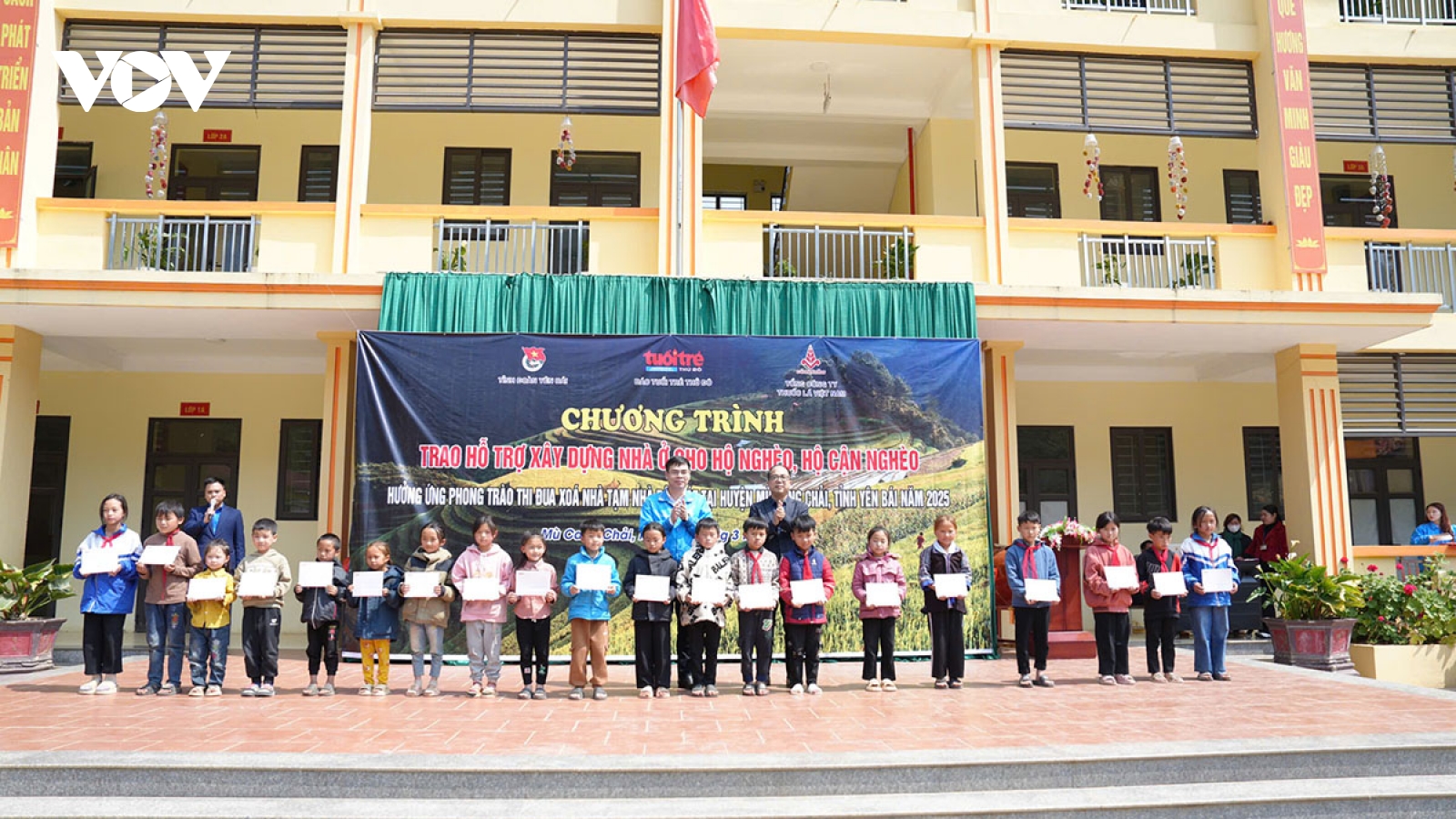 Tuổi trẻ Yên Bái chung tay xóa nhà tạm