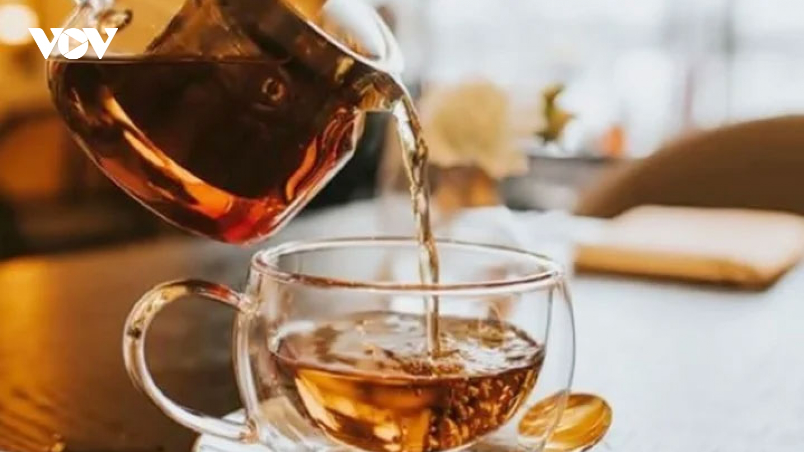 Mẹo pha trà để loại bỏ kim loại nặng trong nước uống