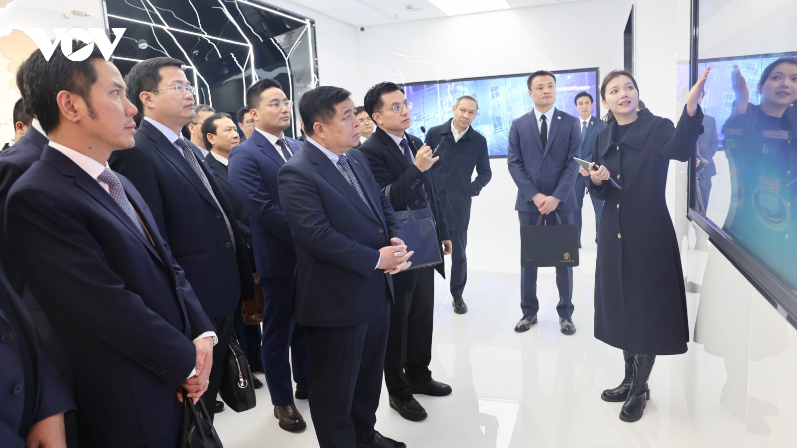 Phó Thủ tướng Nguyễn Chí Dũng tiếp Thị trưởng thành phố Ninh Ba