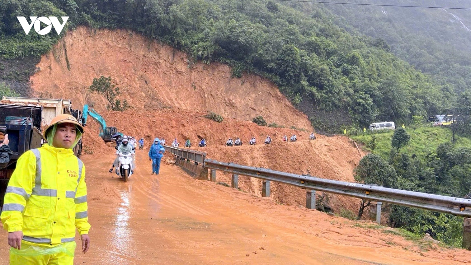Lào Cai thông tuyến hoàn toàn quốc lộ 4D lên Sapa