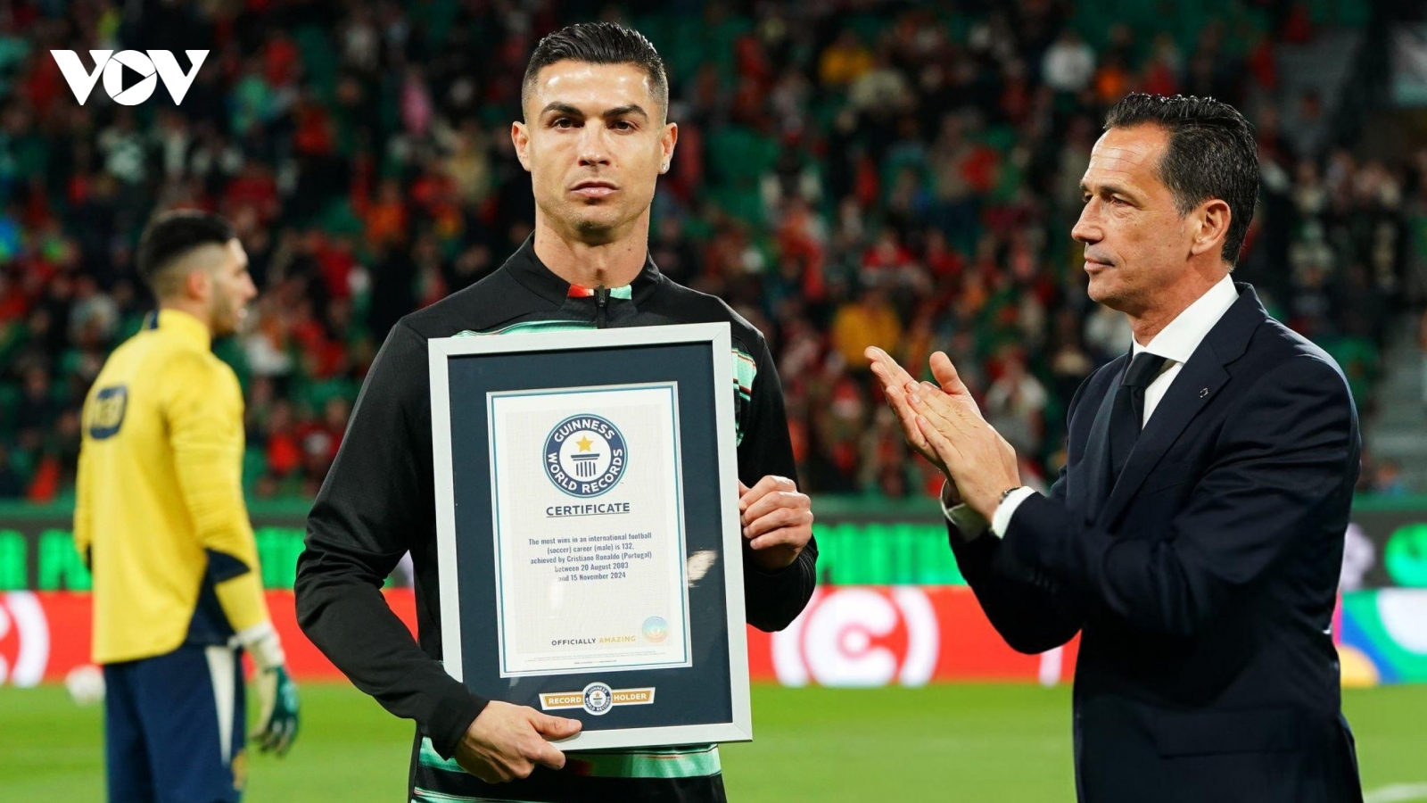 Ronaldo nhận kỷ lục Guinness lần thứ 4