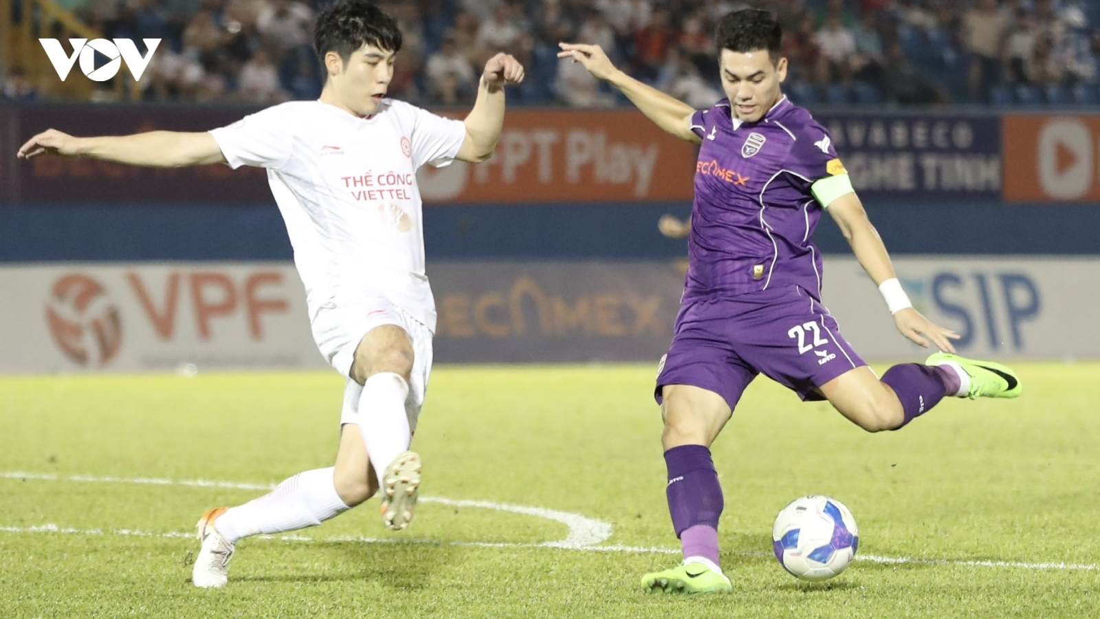 Tiến Linh bất ngờ mất vị trí vua phá lưới V-League 2024/2025