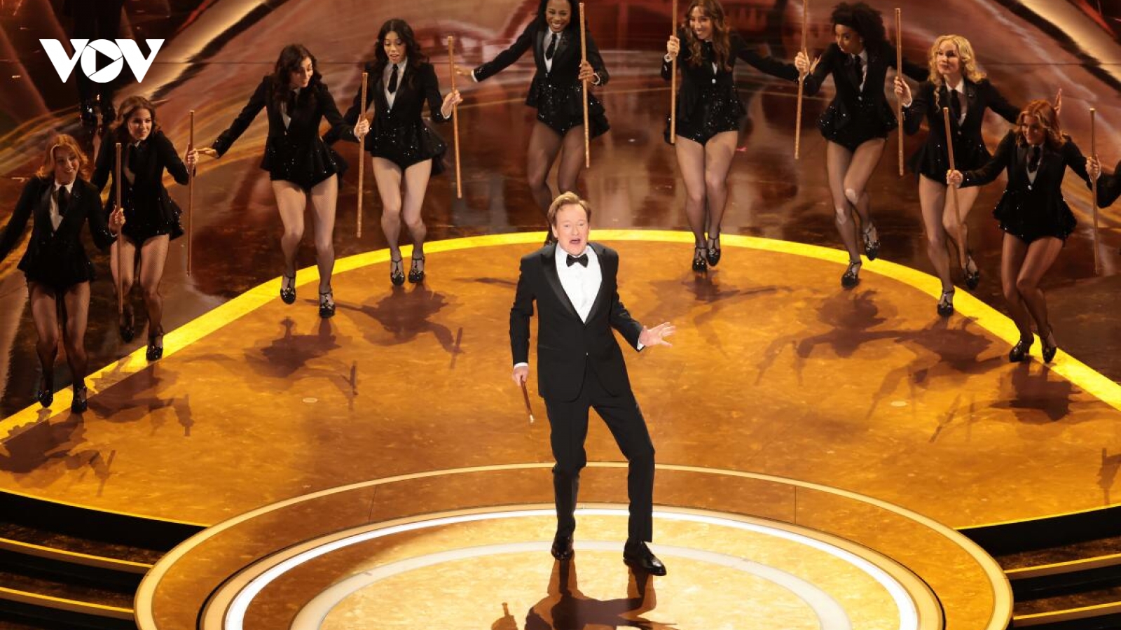 Danh hài huyền thoại Conan O'Brien được trả bao nhiêu tiền khi dẫn Oscar 2025?