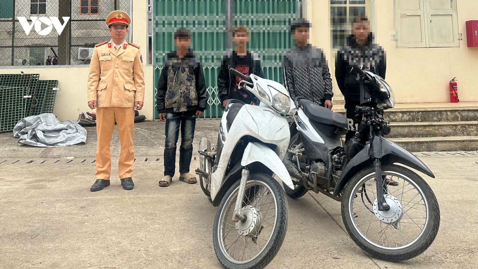Bắt giữ 4 thanh niên trộm cắp xe máy từ Bắc Ninh rồi đi tới Sơn La