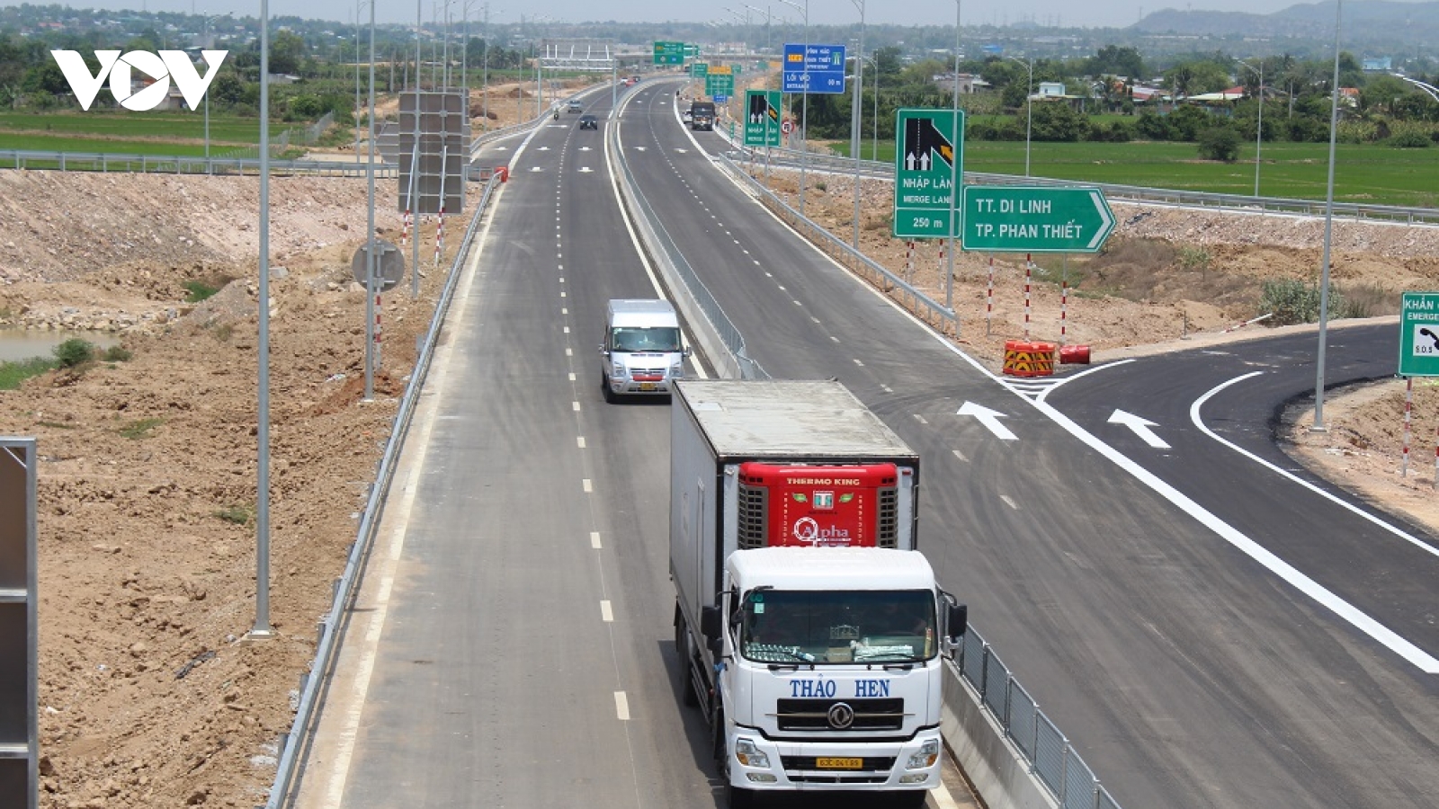 Lý do phải mở rộng ngay hơn 1.100km cao tốc Bắc - Nam lên 6 làn xe