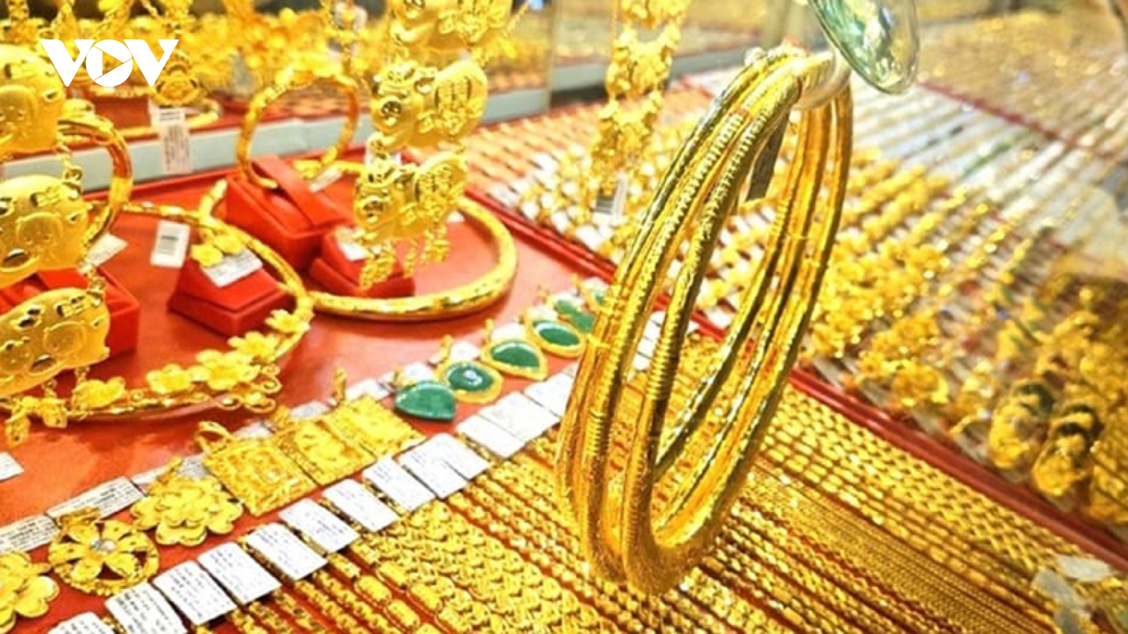 Giá vàng hôm nay 7/3: Vàng SJC tăng, bán ra 185 triệu đồng/lượng