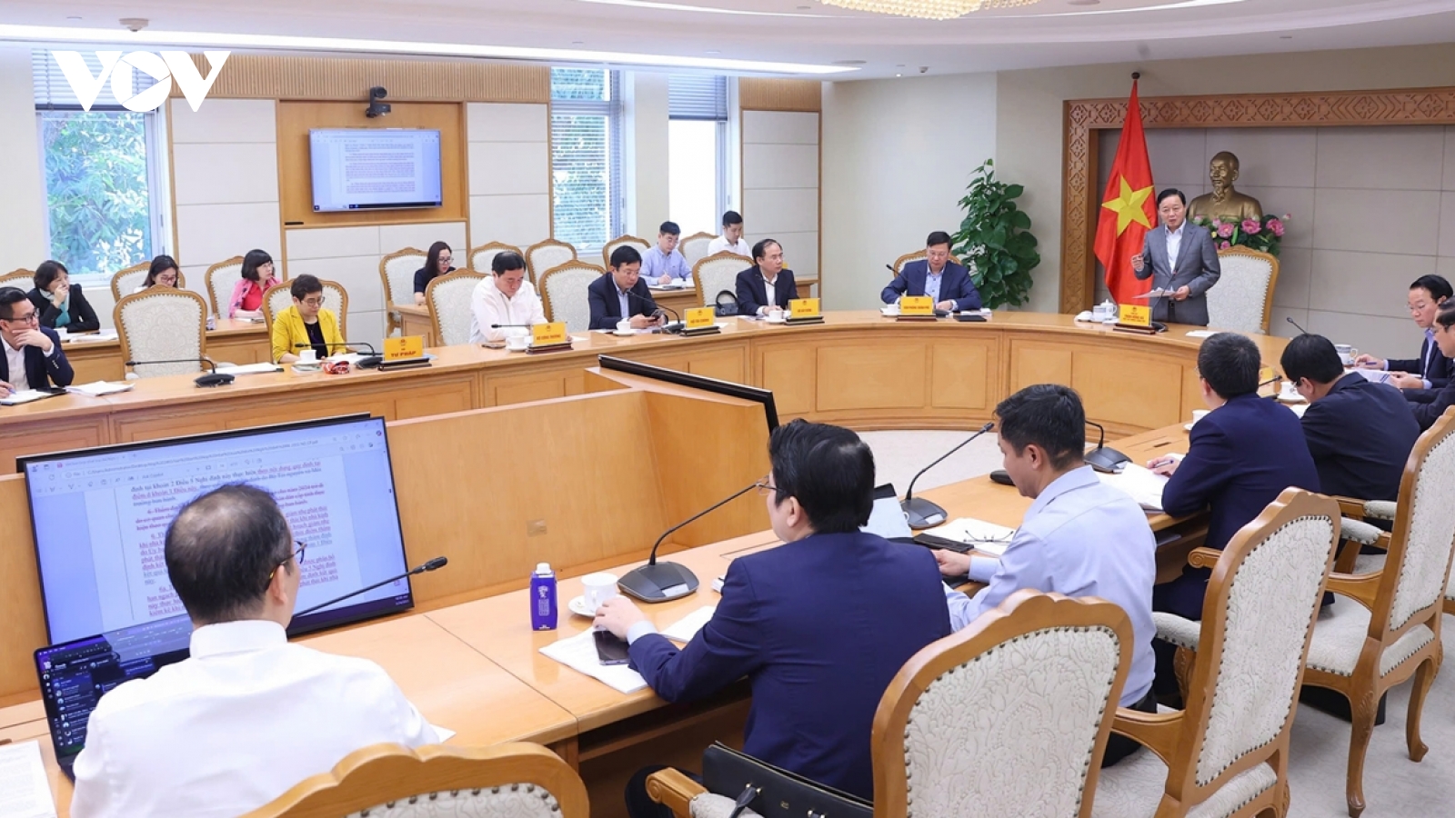 Vừa chạy, vừa xếp hàng để sửa đổi nghị định về giảm nhẹ phát thải khí nhà kính