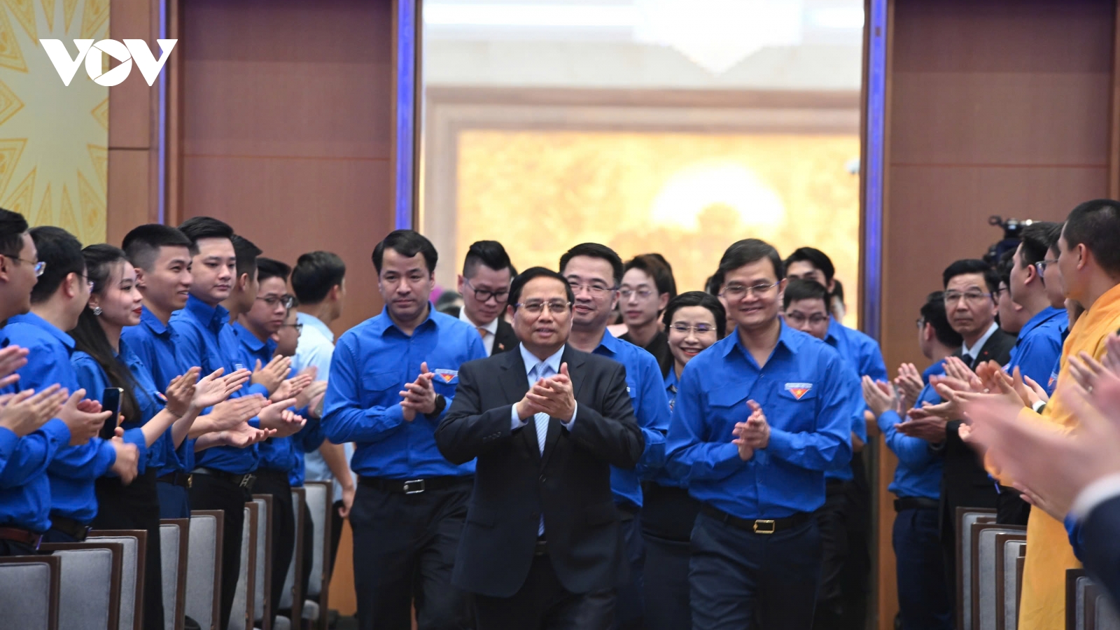 Thủ tướng đặt 3 câu hỏi tại cuộc đối thoại với 300 thanh niên tiêu biểu