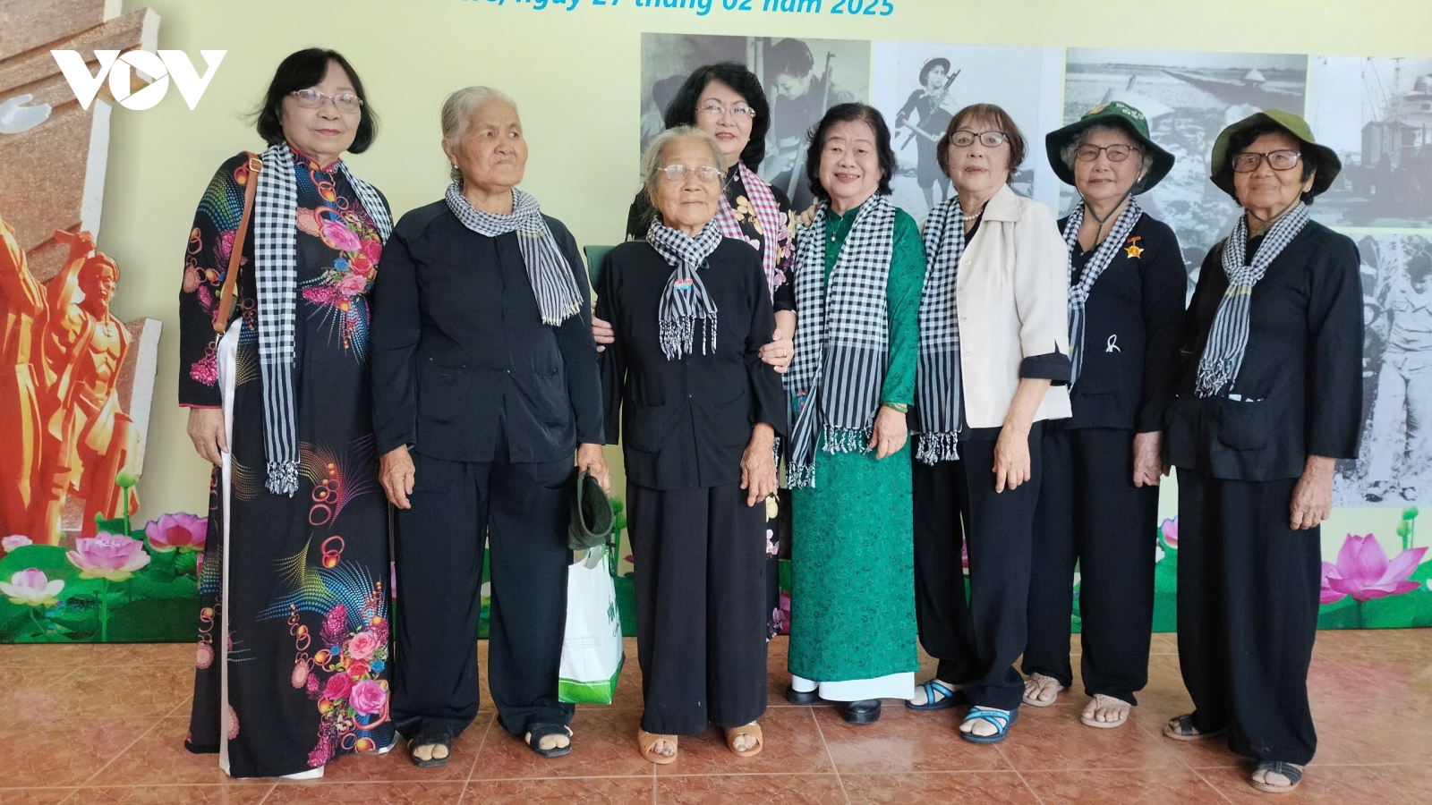 "Đội quân tóc dài" Bến Tre hiên ngang đi trong đạn lửa