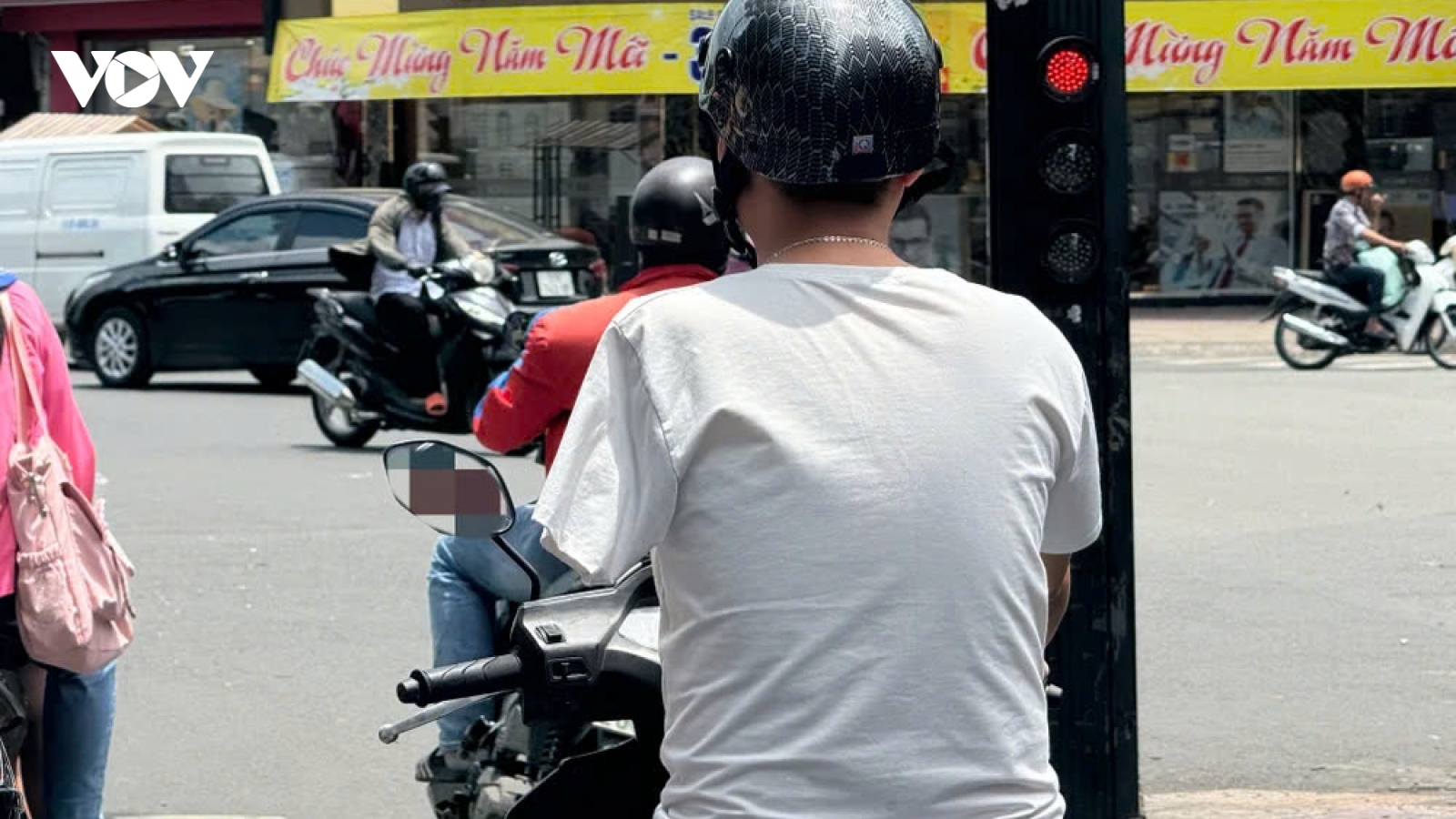 Cụt tay có được lái xe máy không?