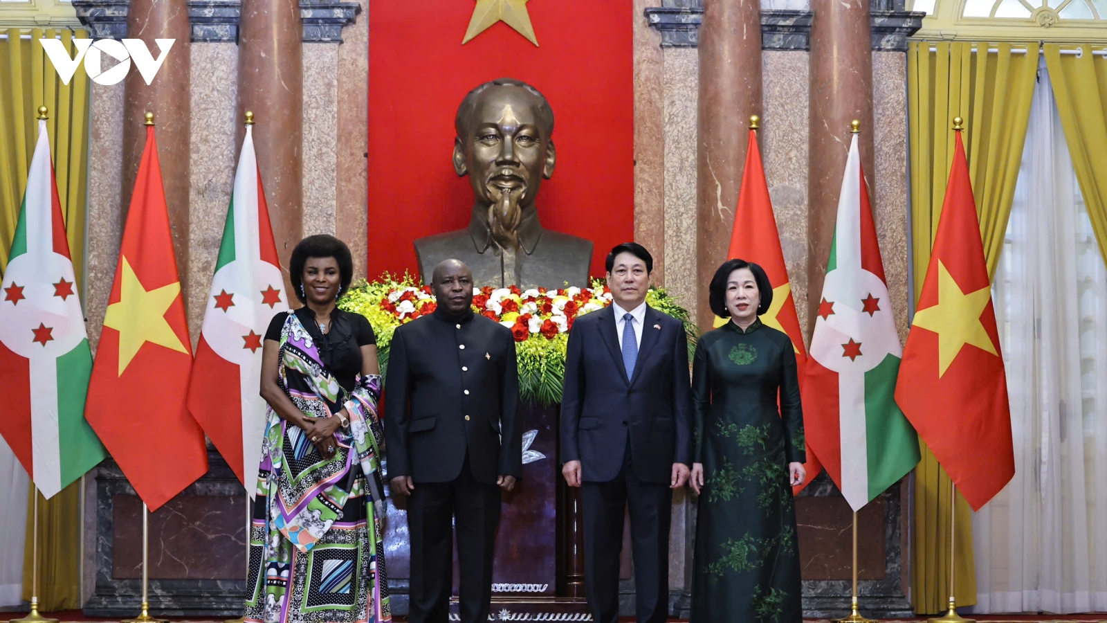 Chủ tịch nước Lương Cường chủ trì lễ đón Tổng thống Burundi Évariste Ndayishimiye