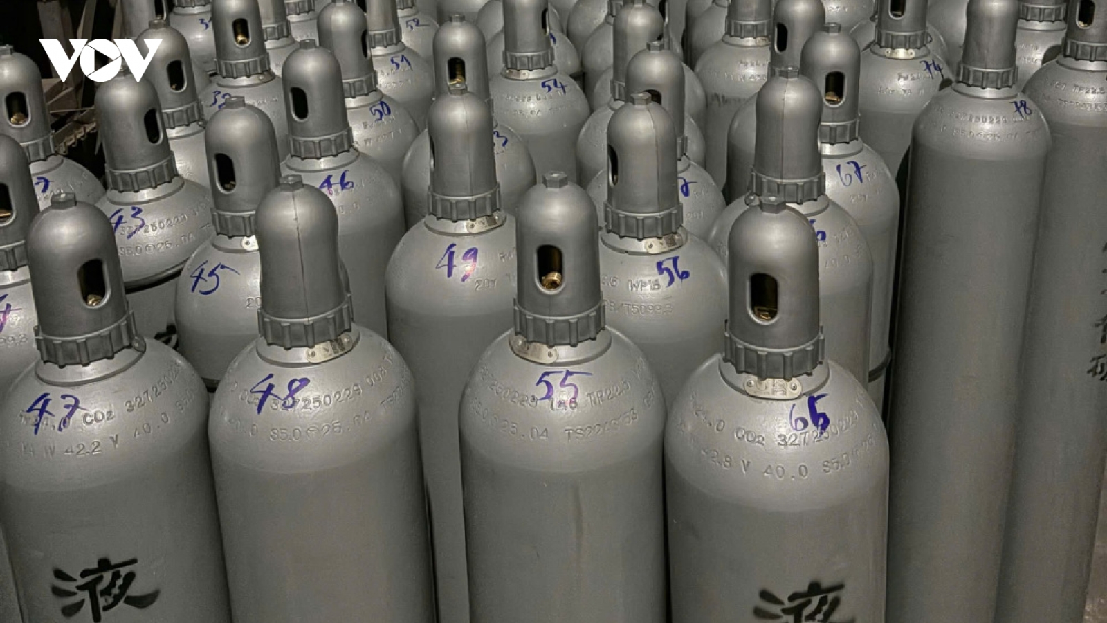 Tạm giữ trên 3 tấn "khí cười" NO2 không rõ nguồn gốc ở Bắc Ninh