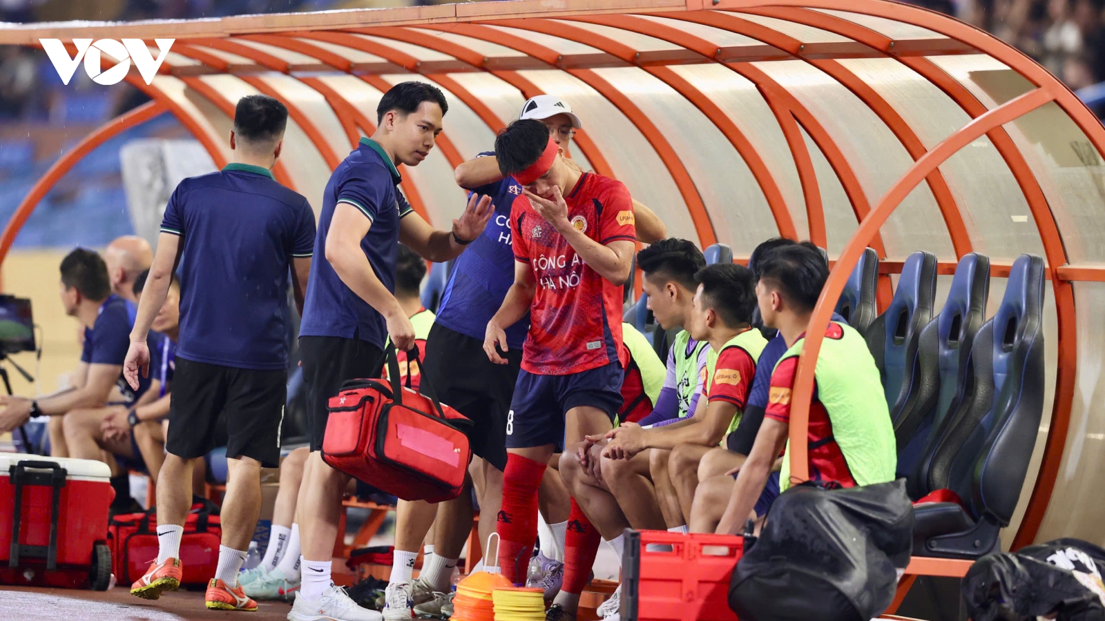 CLB CAHN kết thúc loạt trận V-League tháng 4/2025: Khó khăn chồng chất