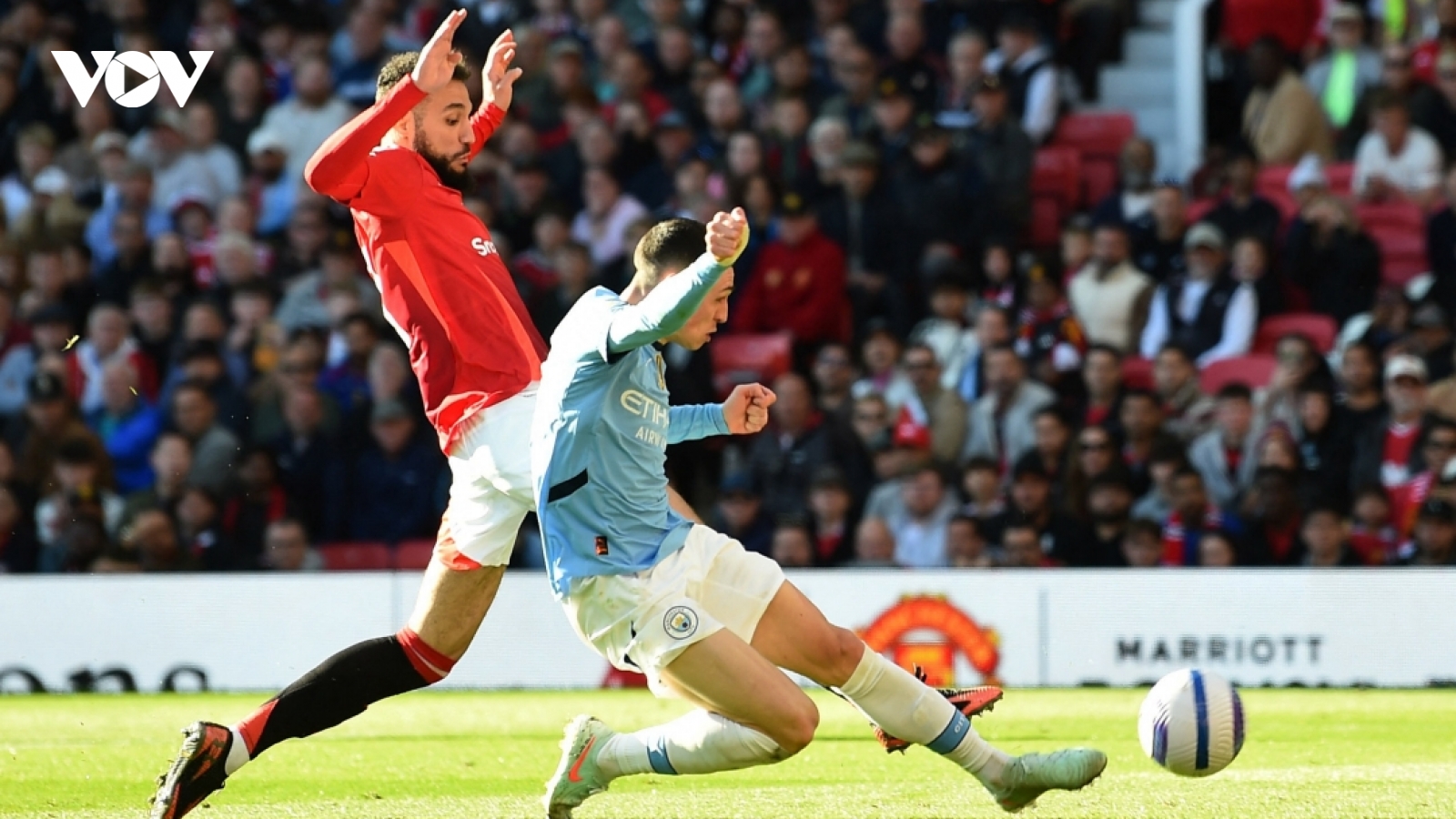 Kết quả vòng 31 Ngoại hạng Anh đêm 6/4: MU hòa tiếc nuối trước Man City