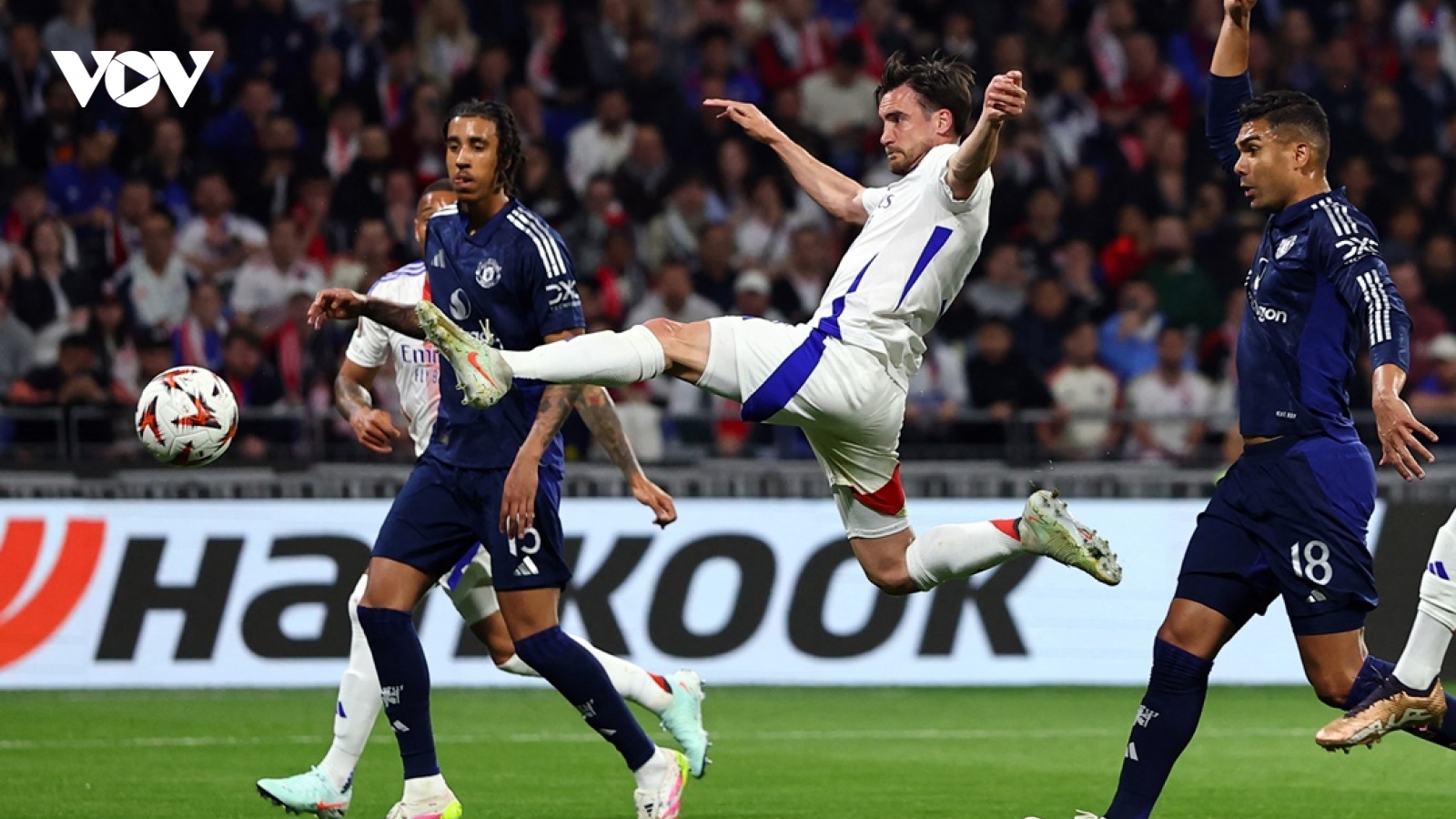 Kết quả tứ kết Cúp C2 châu Âu 2024/2025 sáng 11/4: MU đánh rơi chiến thắng trước Lyon