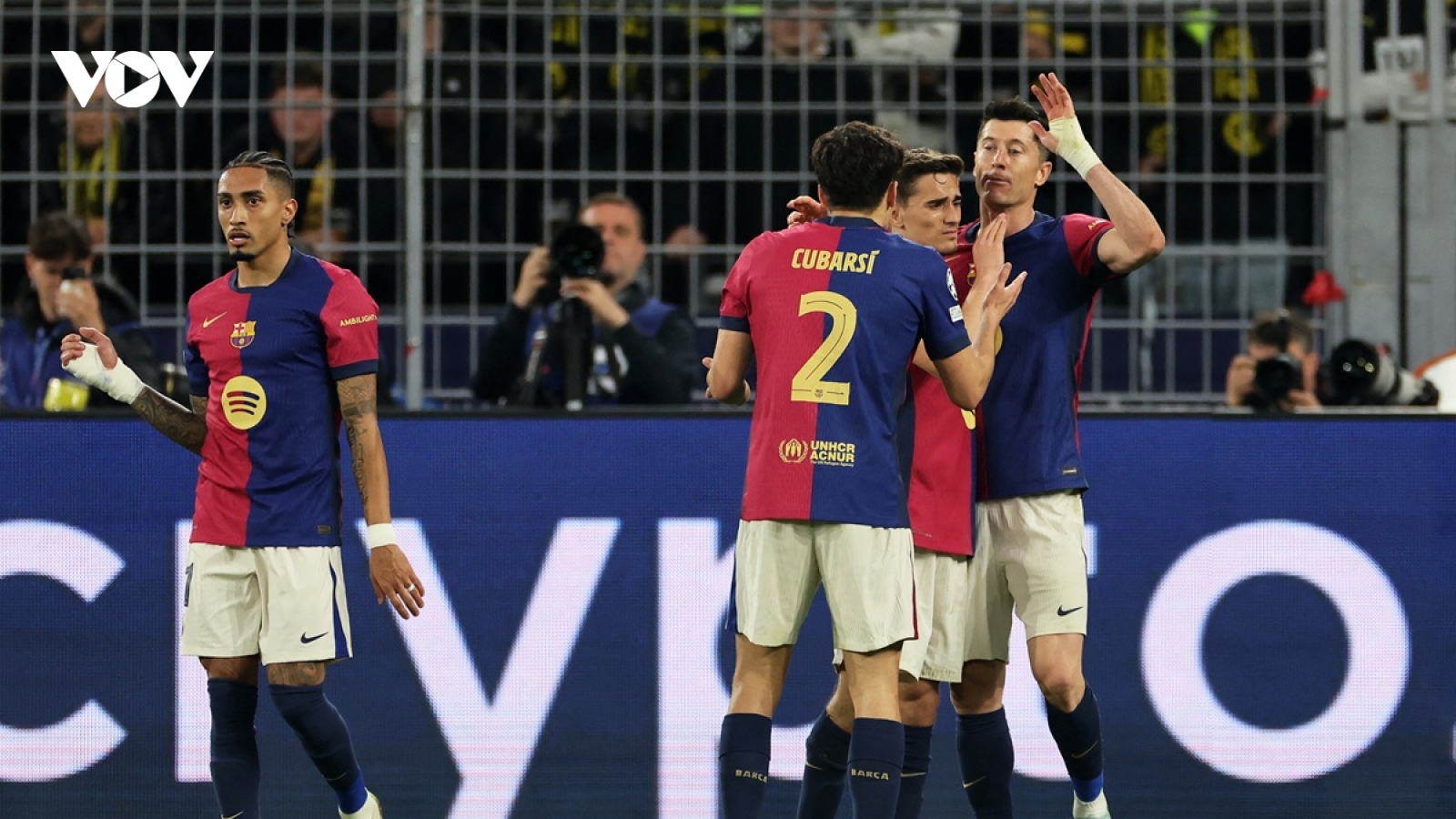 Kết quả Cúp C1 châu Âu hôm nay 16/4: Barca vào bán kết dù thua sốc Dortmund trận lượt về