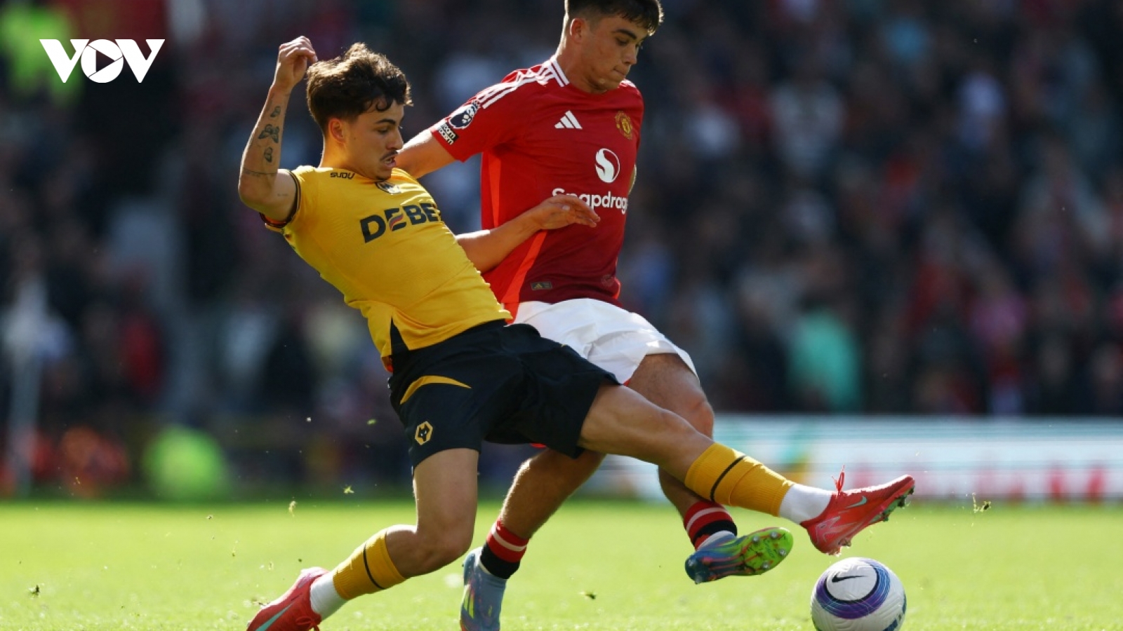 Kết quả vòng 33 Ngoại hạng Anh tối 20/4: MU thua bạc nhược trước Wolves trên sân nhà