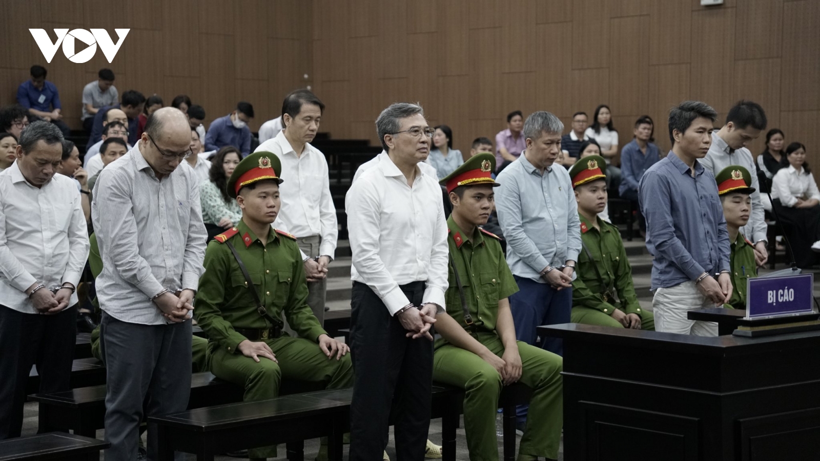 Cựu Thứ trưởng Bộ Công Thương Hoàng Quốc Vượng nhận mức án 6 năm tù giam