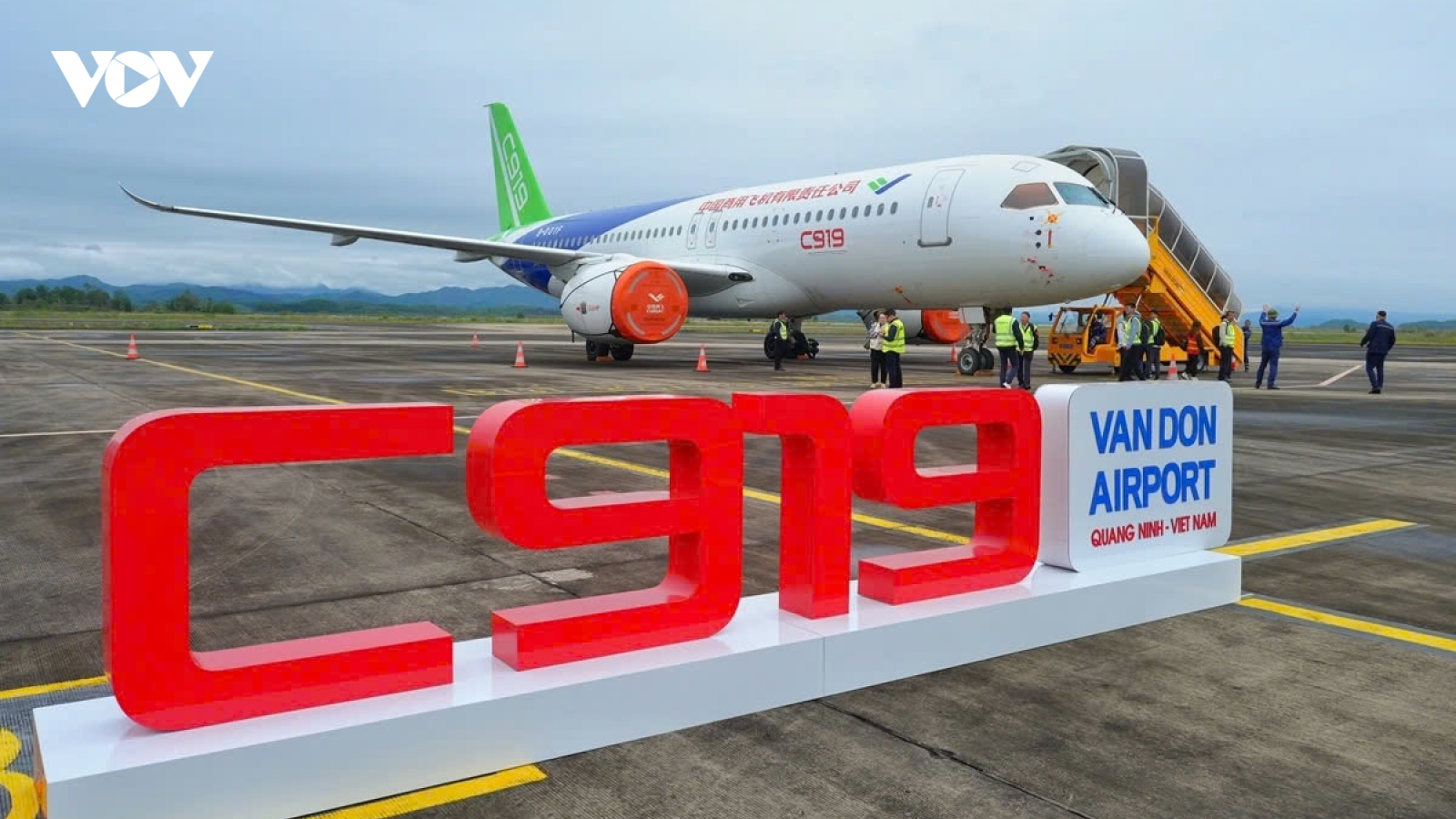 Bộ Xây dựng để xuất sửa quy định để máy bay do Trung Quốc sản xuất vào Việt Nam