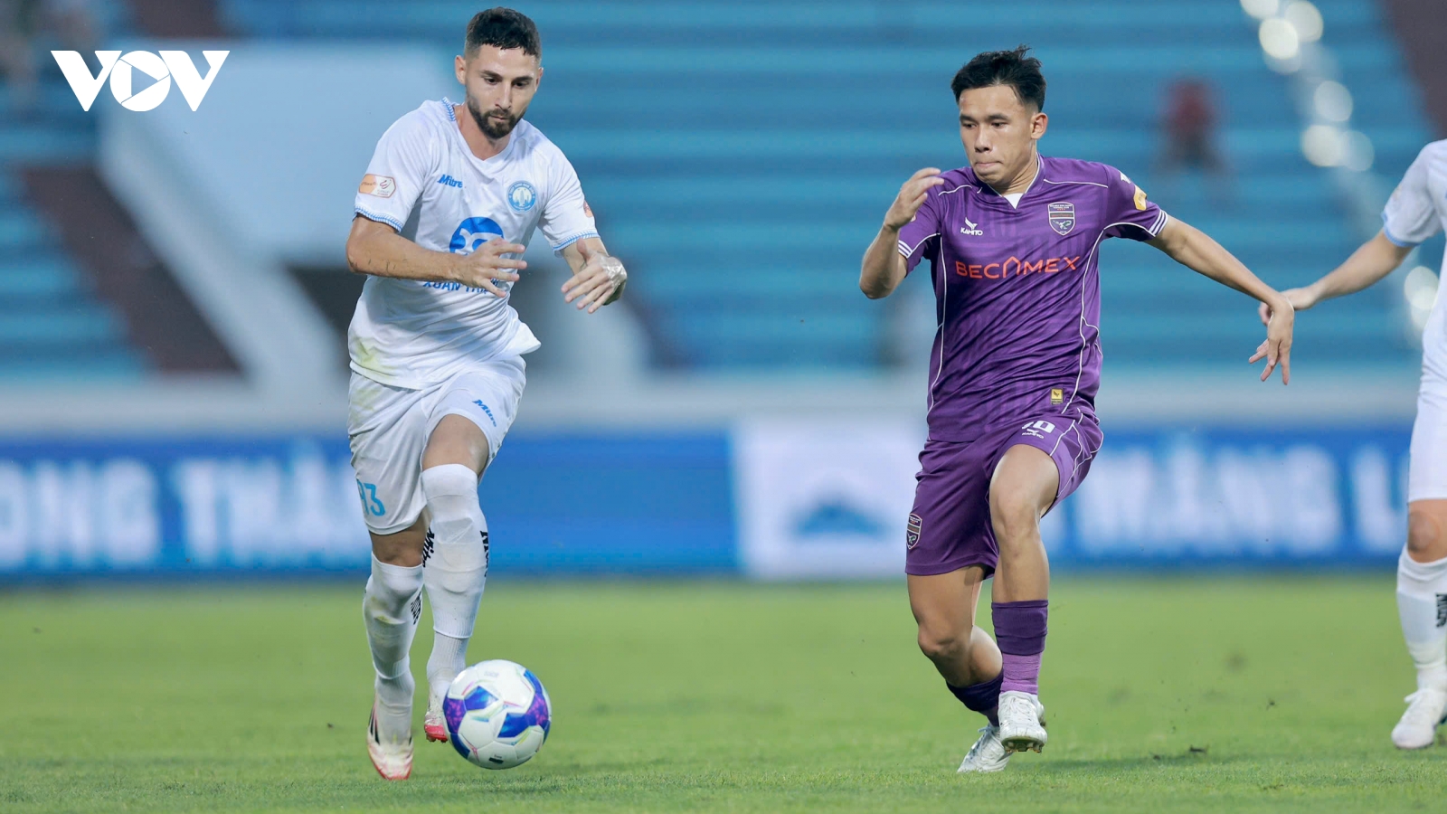 Kết quả V-League hôm nay 26/4: Nam Định thắng dễ Bình Dương, củng cố ngôi đầu