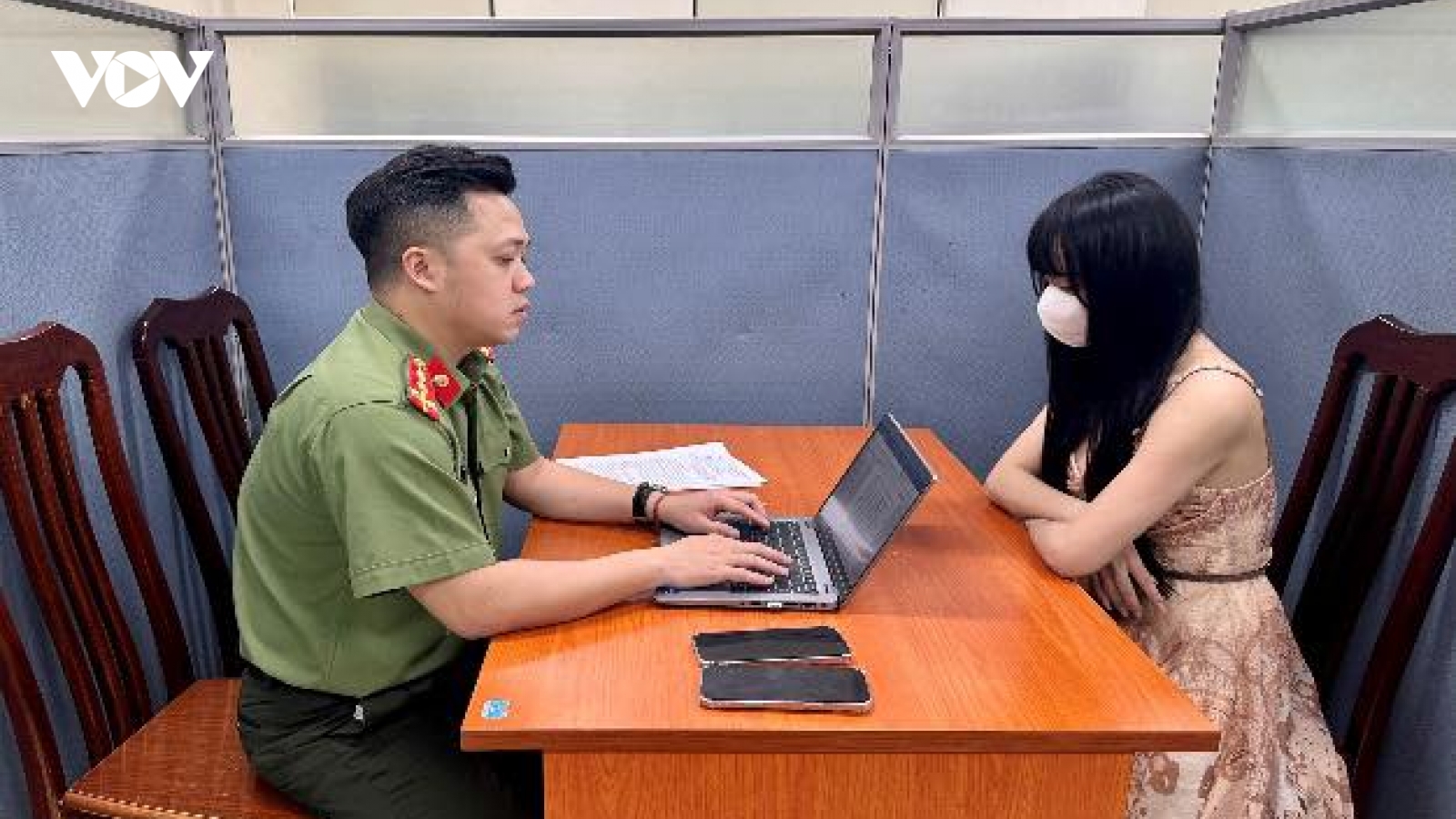 Nóng 24h: Xử phạt chủ Fanpage “Cô Giáo Hương” vì đăng clip đánh bạc