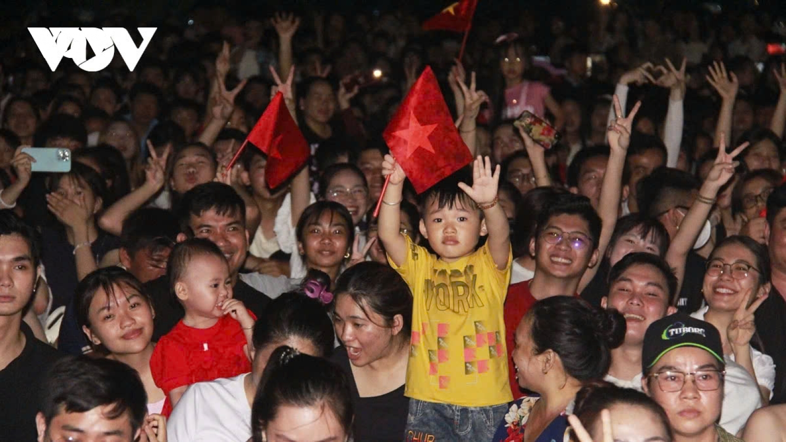 Tin nóng tổng hợp: Đắm mình trong những thời khắc lịch sử mừng đại lễ 30/4