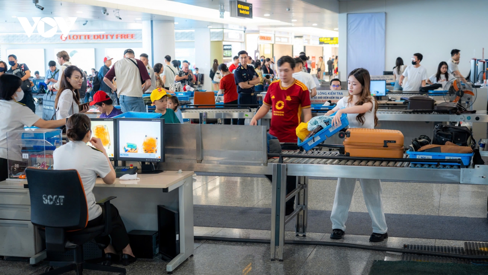 Hàng không đạt mức tăng phục vụ 2,1 triệu khách bay trong dịp nghỉ lễ 30/4