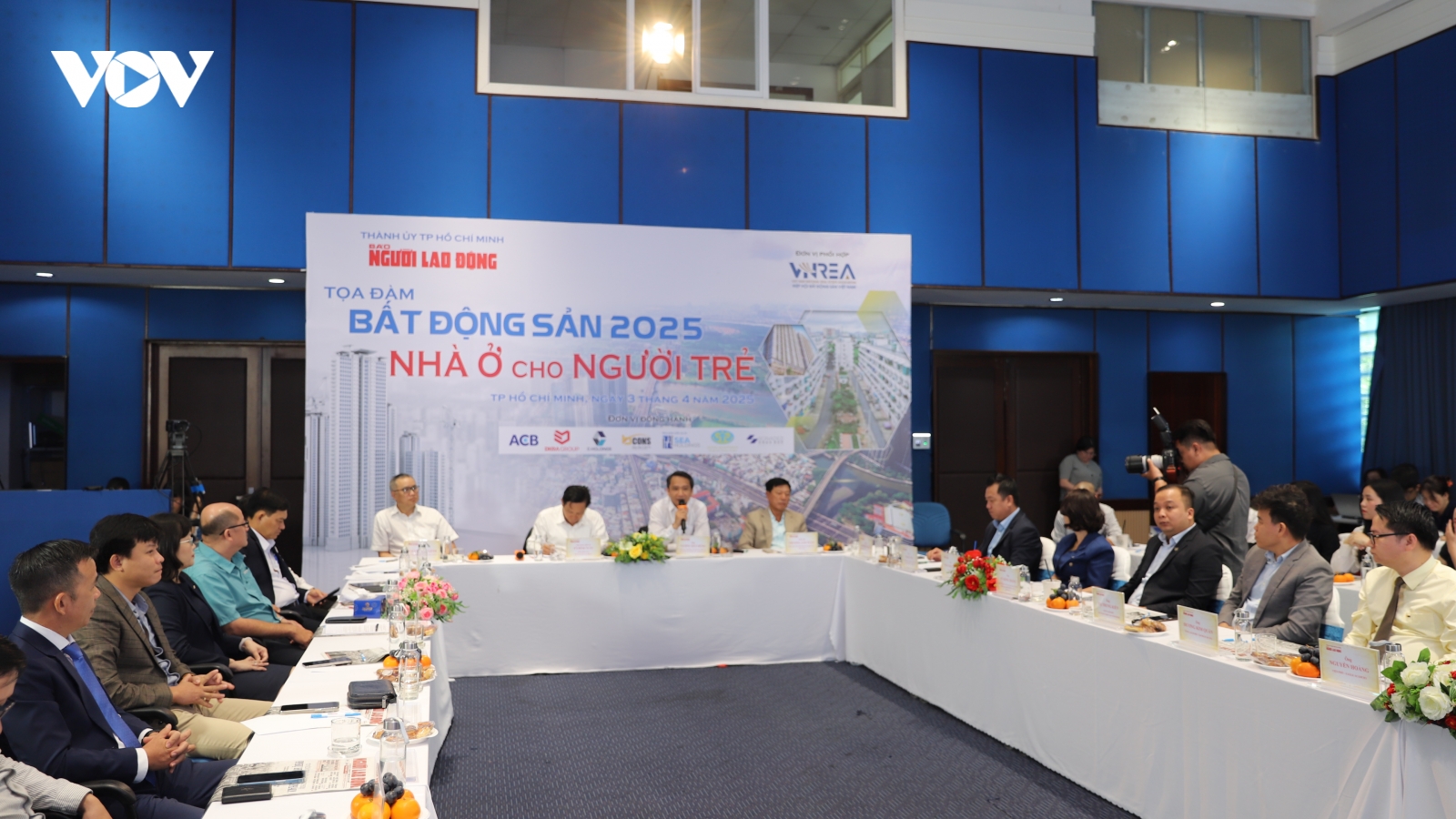 Chỉ ưu đãi vay mua nhà cho người trẻ dưới 35 tuổi là chưa đủ?