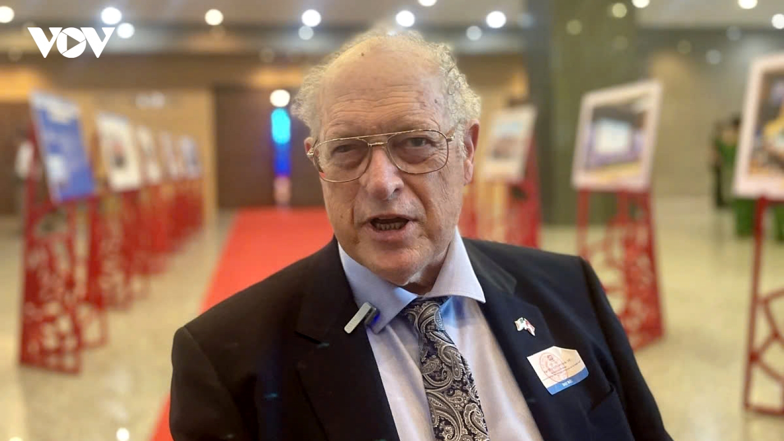 Vietnam can be a trusted mediator on global stage, says American peace activist