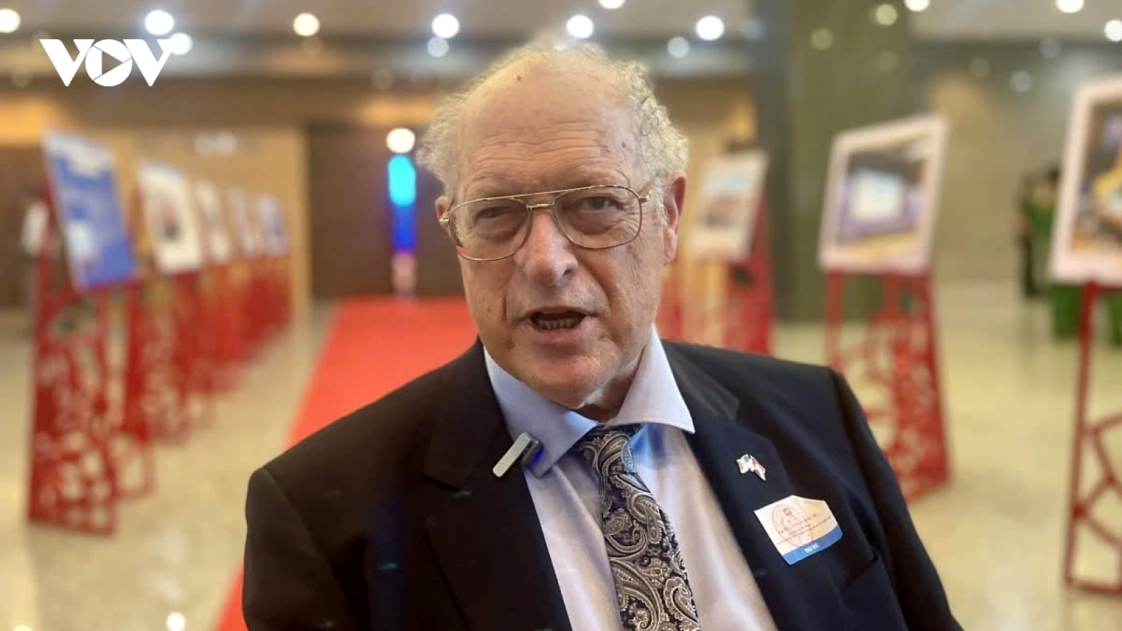 Vietnam can be a trusted mediator on global stage, says American peace activist
