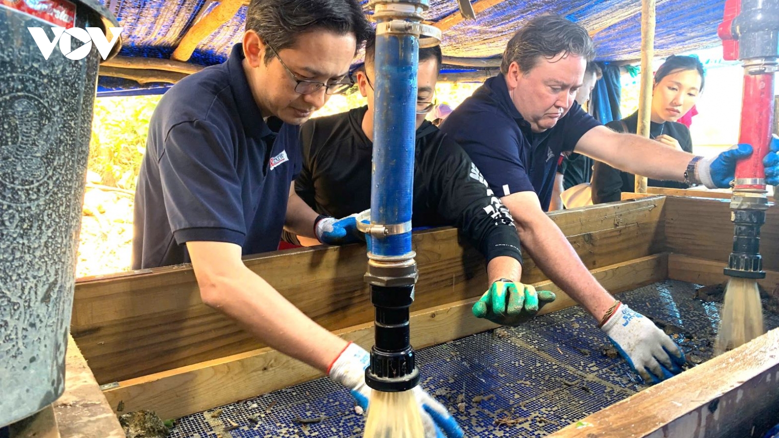 Biểu tượng tốt đẹp trong hợp tác khắc phục hậu quả chiến tranh